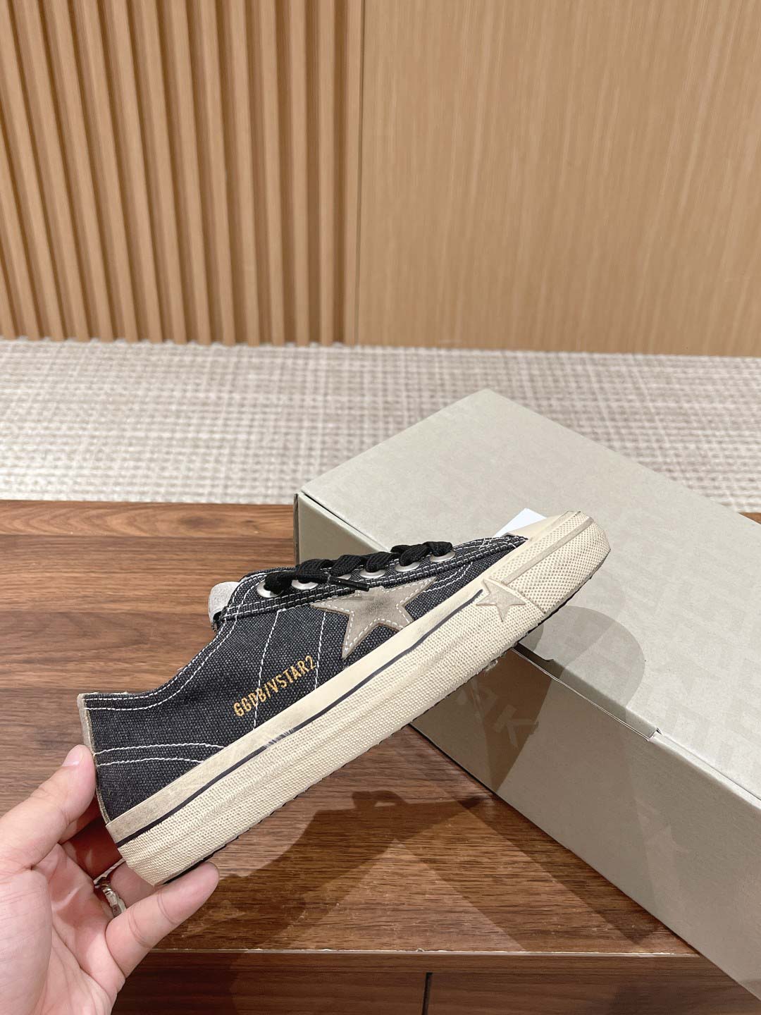 Giày Golden Goose V-Star LTD In Black Canvas With Ice-gray Star And Heel Best Quality