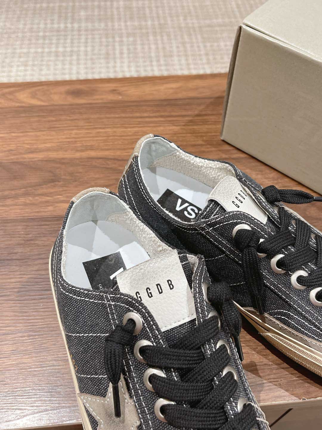Giày Golden Goose V-Star LTD In Black Canvas With Ice-gray Star And Heel Best Quality