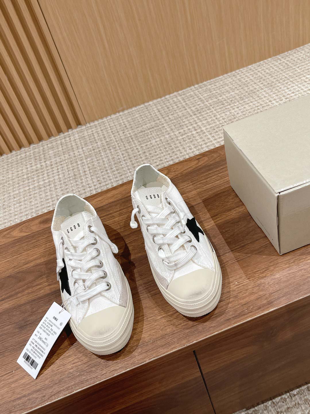 Giày Golden Goose V-Star Sneakers Black Star Best Quality