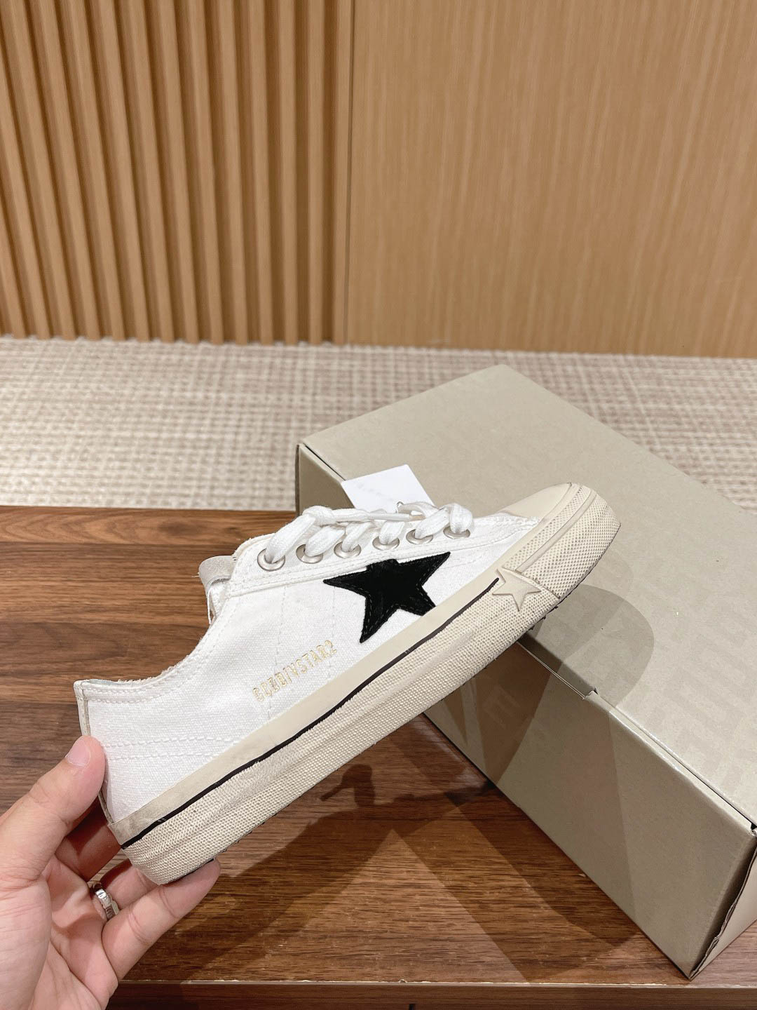 Giày Golden Goose V-Star Sneakers Black Star Best Quality