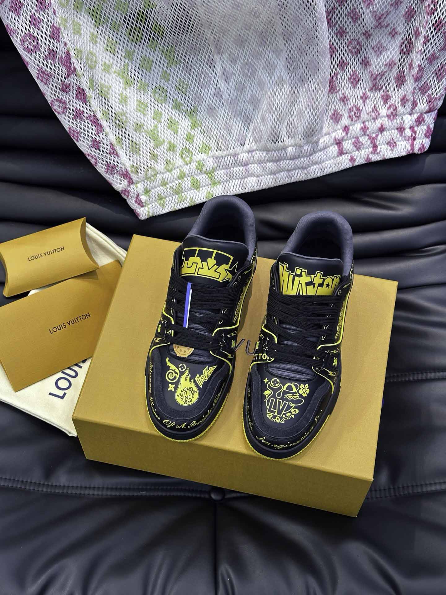 Giày Louis Vuitton LV Trainer #54 Printed Black Best Quality