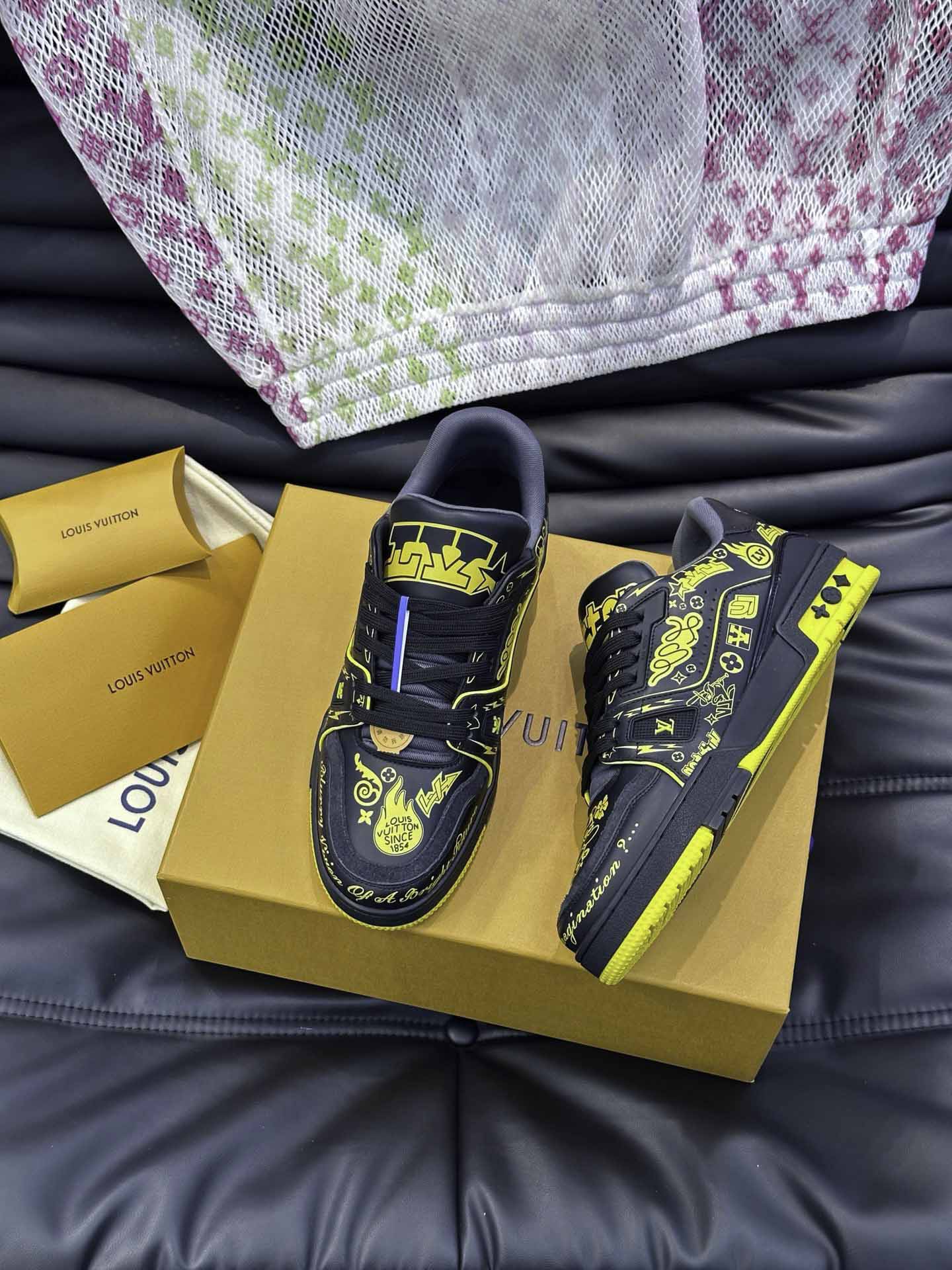 Giày Louis Vuitton LV Trainer #54 Printed Black Best Quality