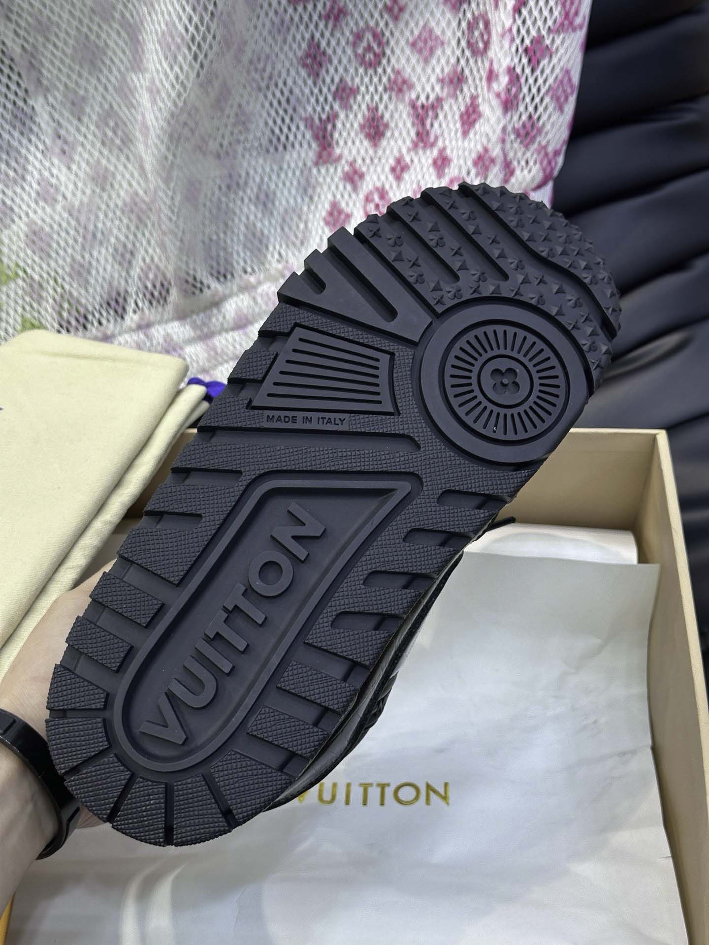 Giày Louis Vuitton LV Trainer Alligator Crocodile Black Best Quality