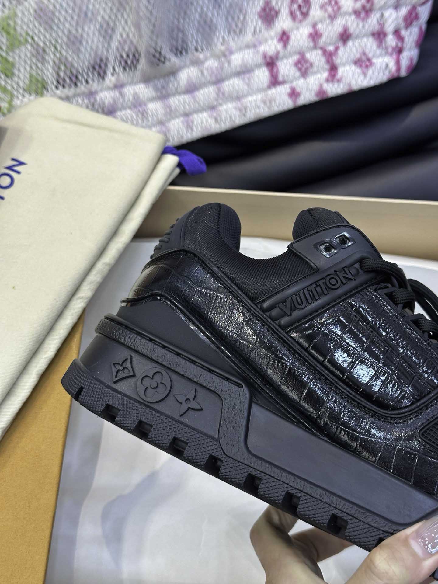 Giày Louis Vuitton LV Trainer Alligator Crocodile Black Best Quality