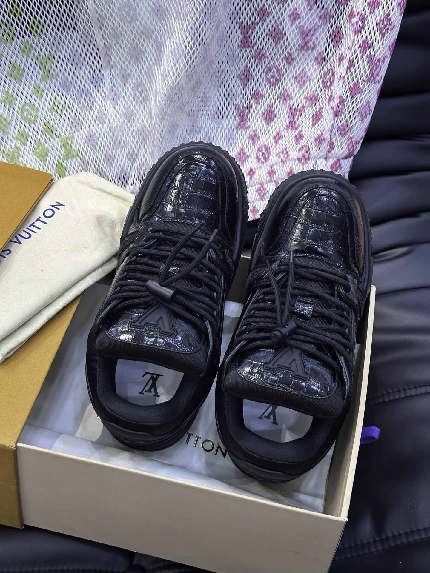 Giày Louis Vuitton LV Trainer Alligator Crocodile Black Best Quality