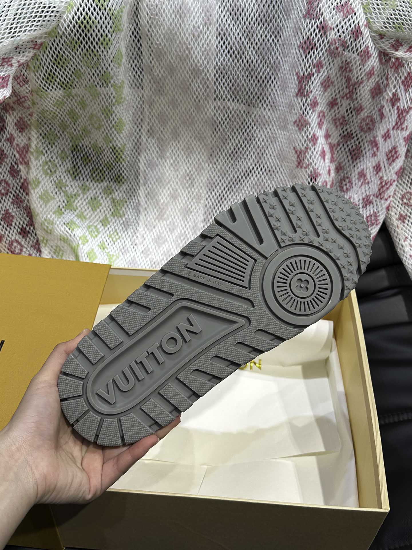 Giày Louis Vuitton LV Trainer Maxi Calf Leather Grey Best Quality