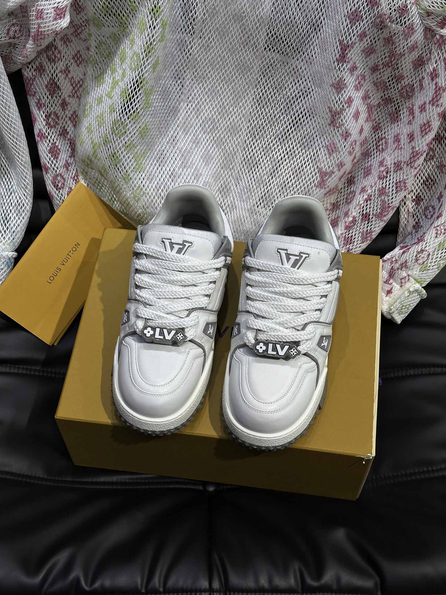 Giày Louis Vuitton LV Trainer Maxi Calf Leather Grey Best Quality