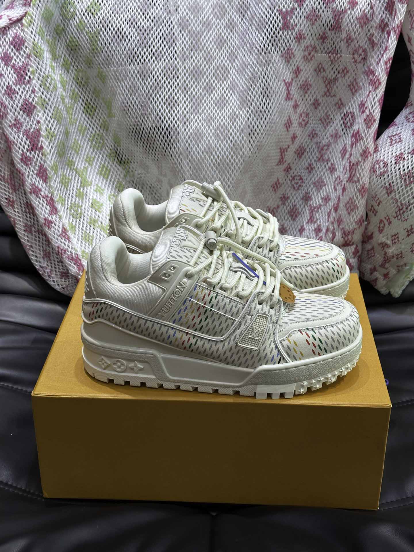 Giày Louis Vuitton LV Trainer Maxi Grained Beige Best Quality