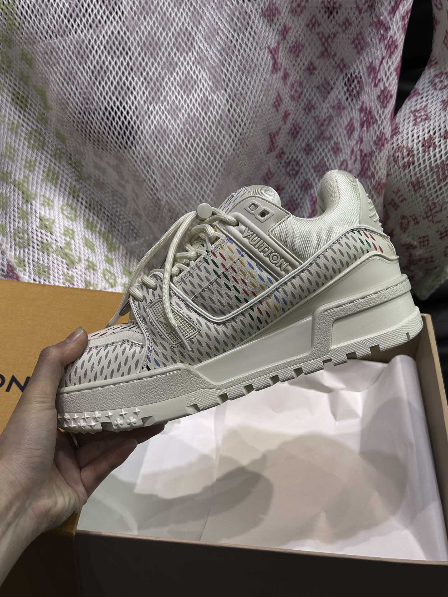 Giày Louis Vuitton LV Trainer Maxi Grained Beige Best Quality