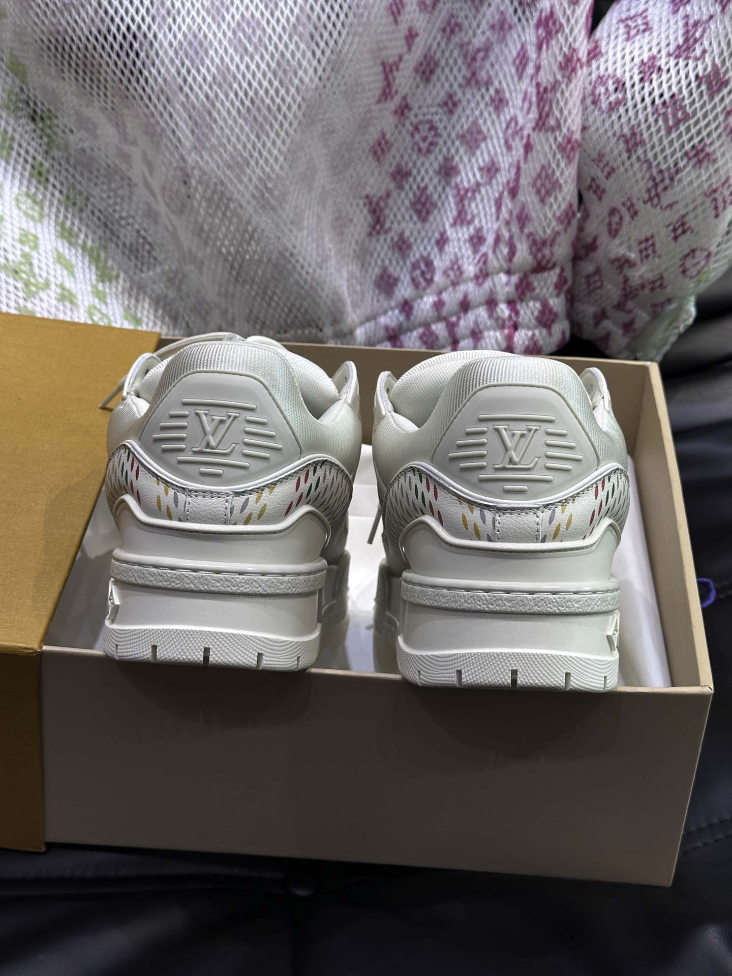 Giày Louis Vuitton LV Trainer Maxi Grained Beige Best Quality