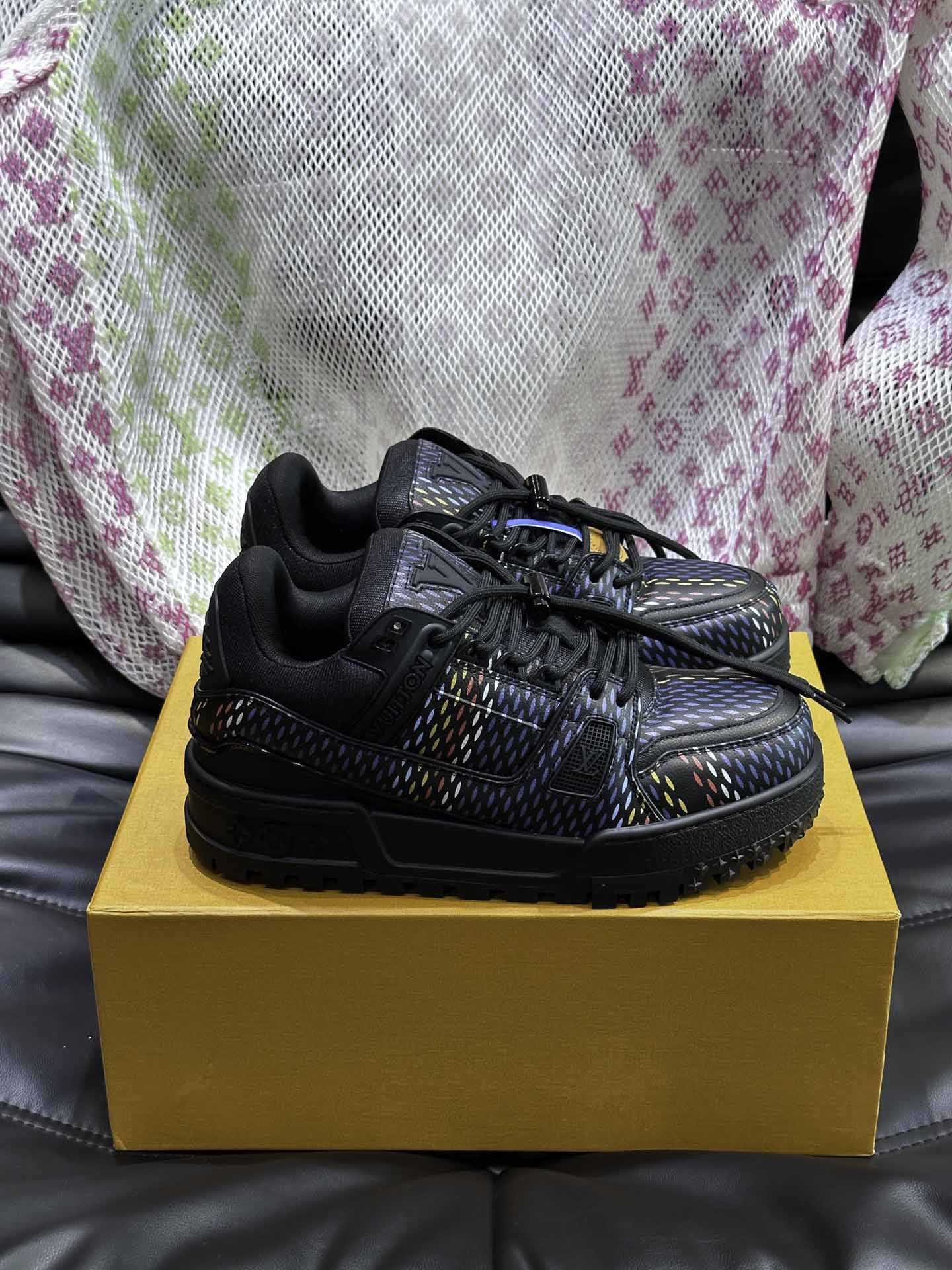 Giày Louis Vuitton LV Trainer Maxi Grained Black Best Quality