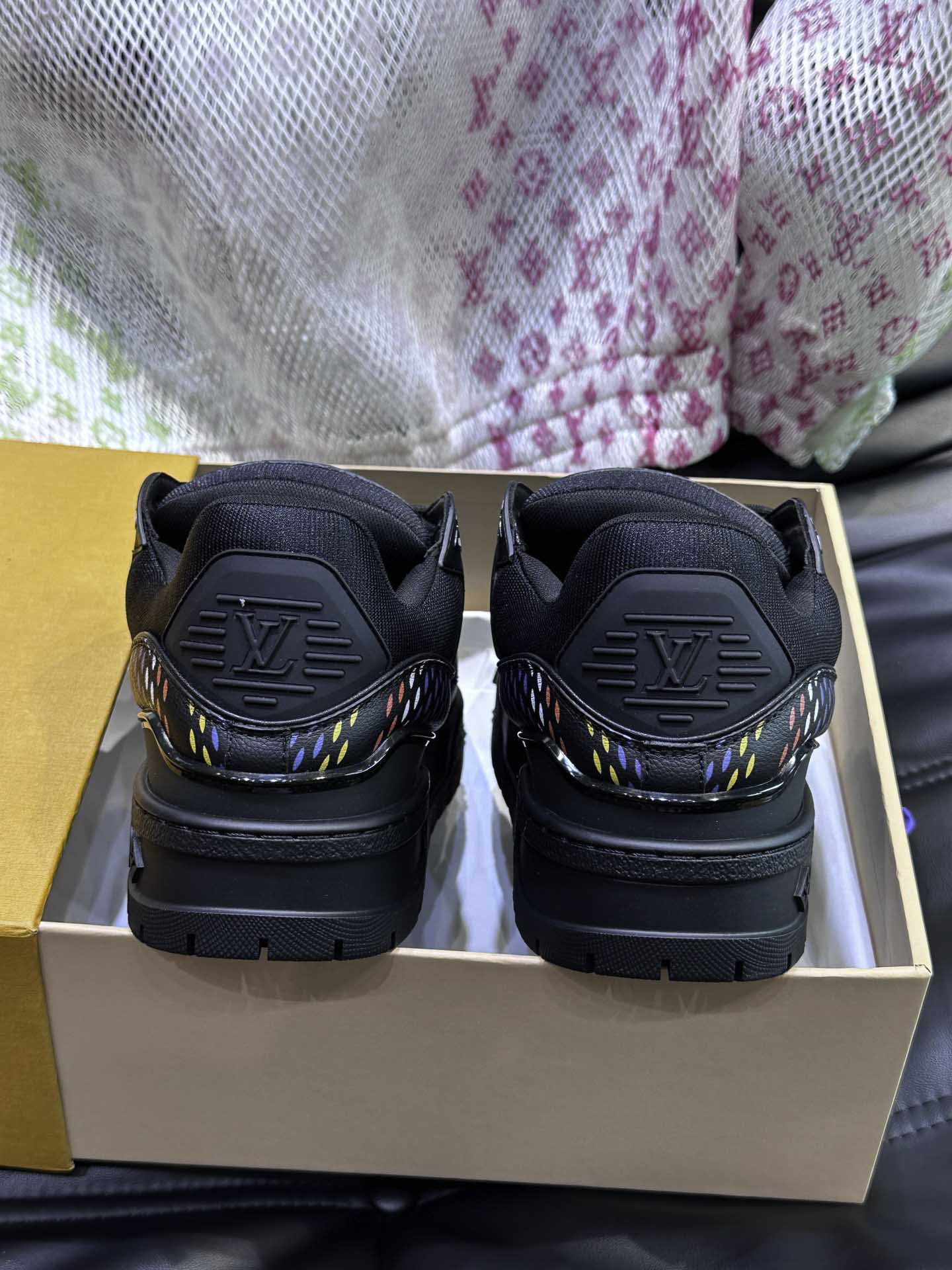 Giày Louis Vuitton LV Trainer Maxi Grained Black Best Quality