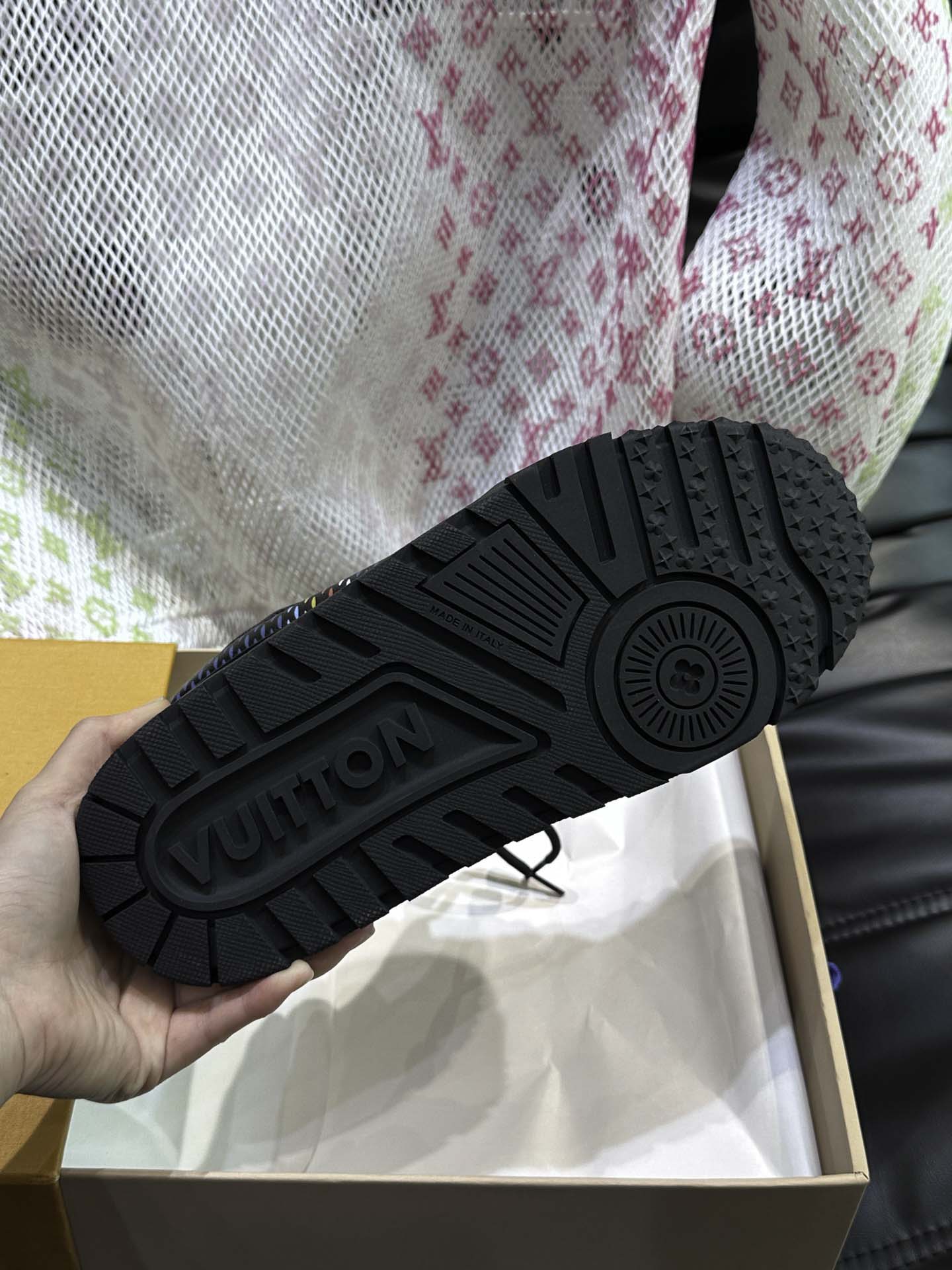 Giày Louis Vuitton LV Trainer Maxi Grained Black Best Quality