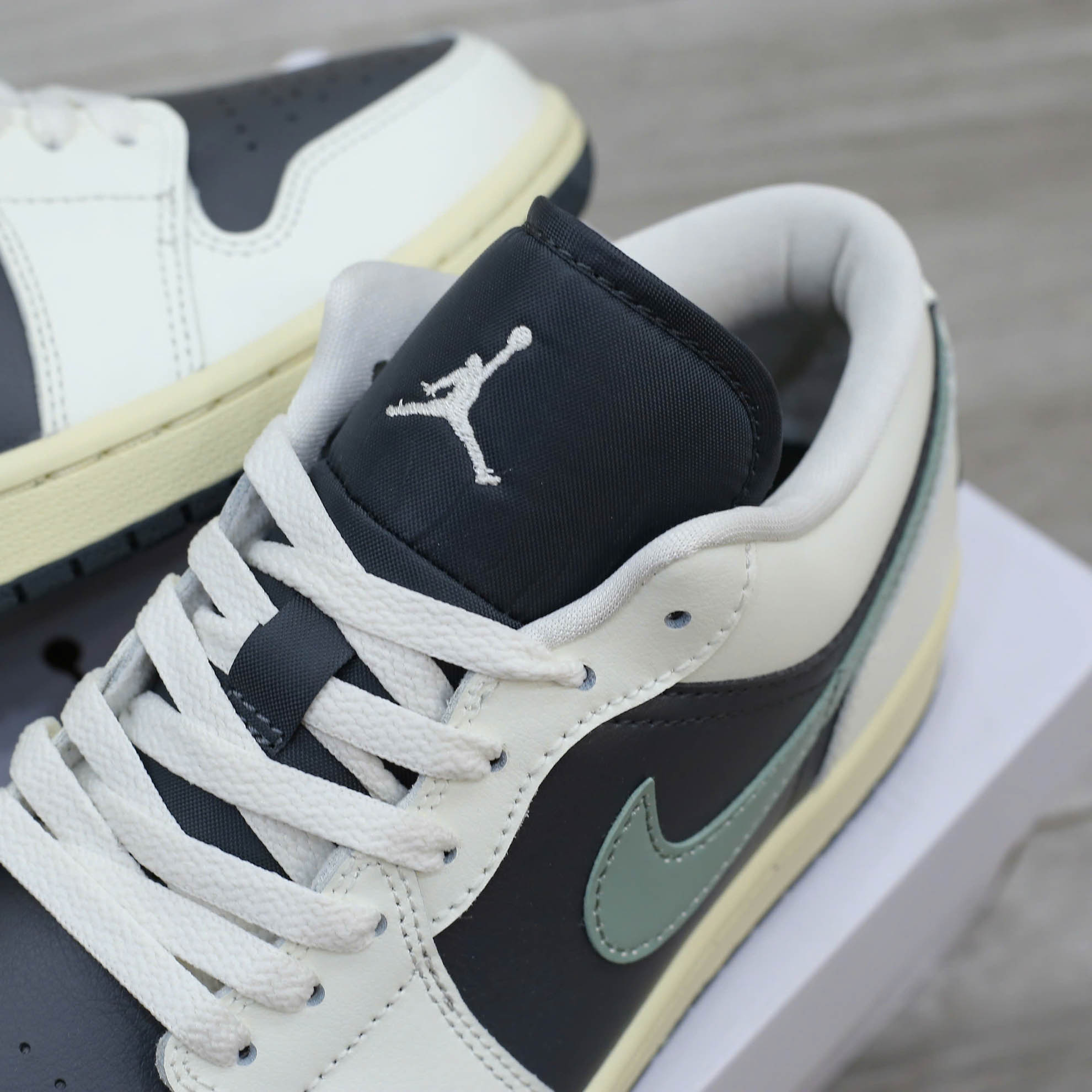 Giày Nike Air Jordan 1 Low ‘Jade Smoke’ (W) Best Quality
