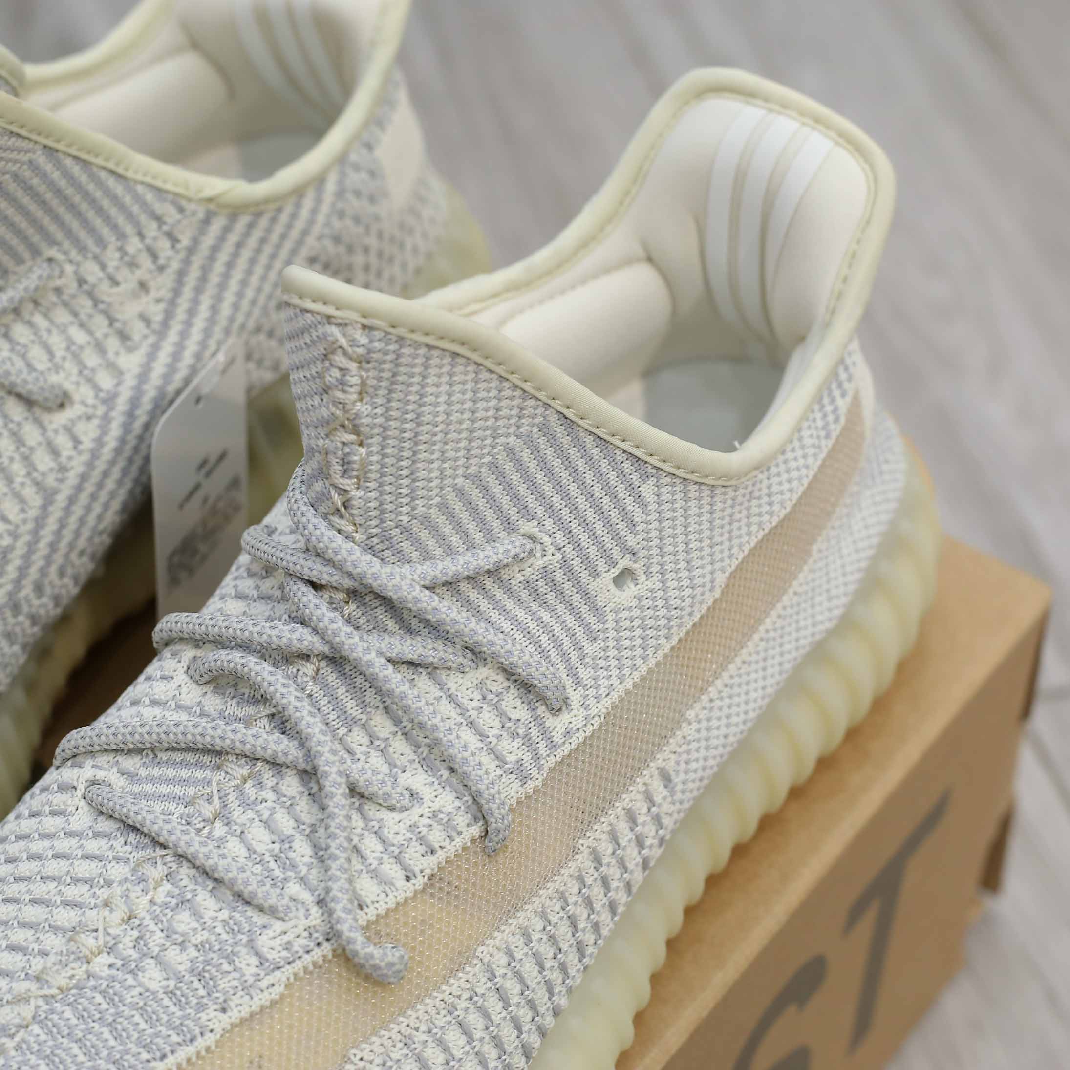Giày Adidas Yeezy Boost 350 V2 ‘Lundmark Reflective’ Best Quality