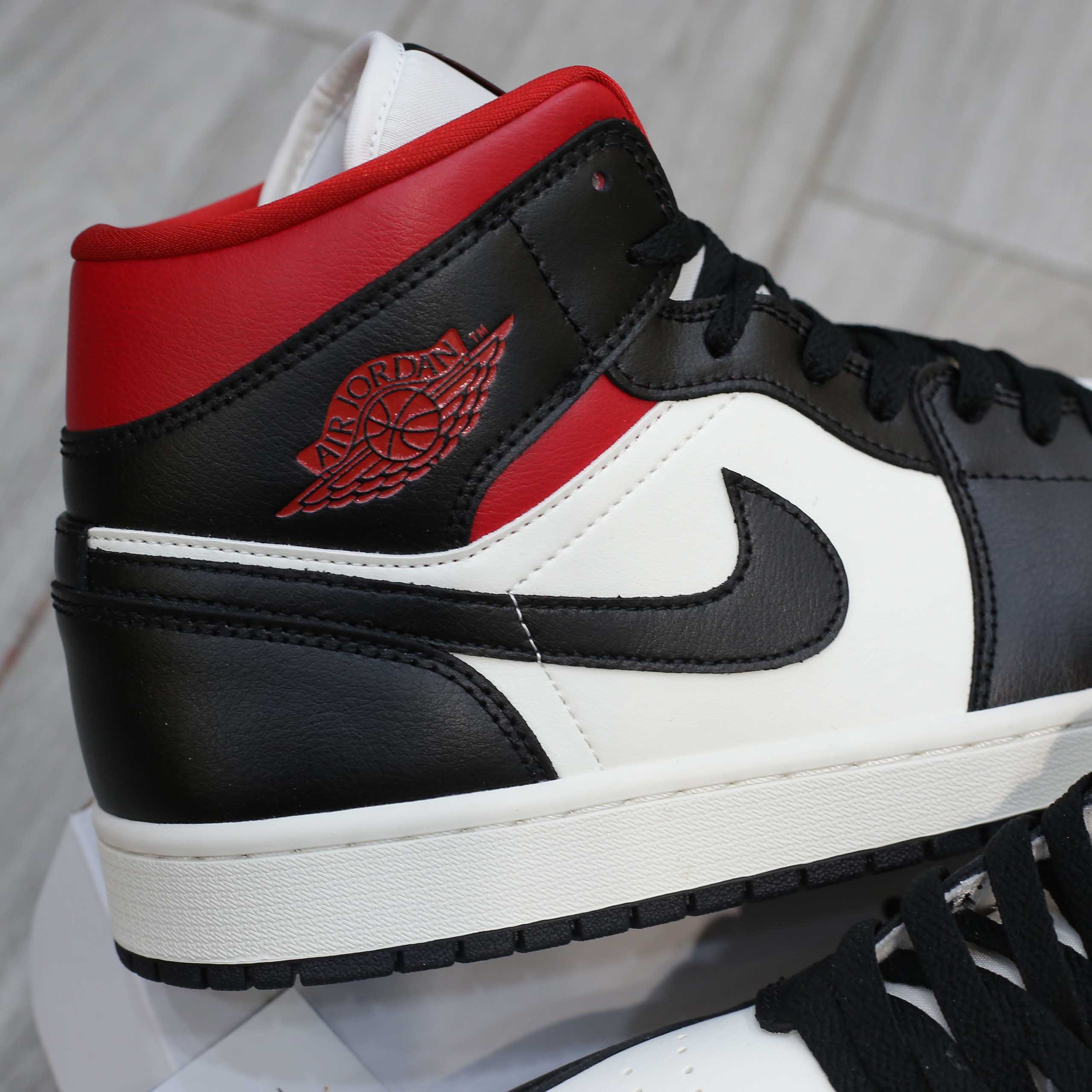 Giày Air Jordan 1 Mid Gym Red Panda Best Quality