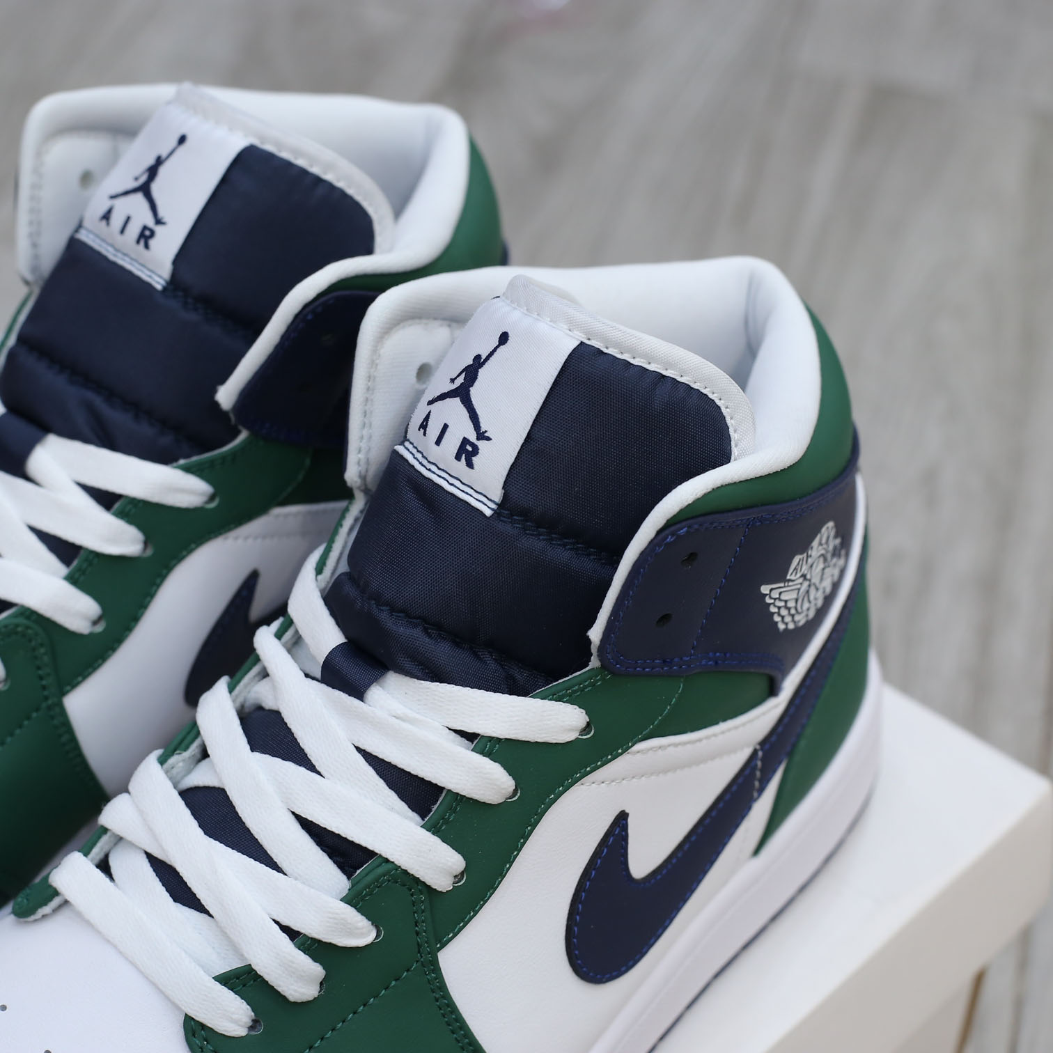 Giày Air Jordan 1 Mid SE ‘Noble Green’ Best Quality