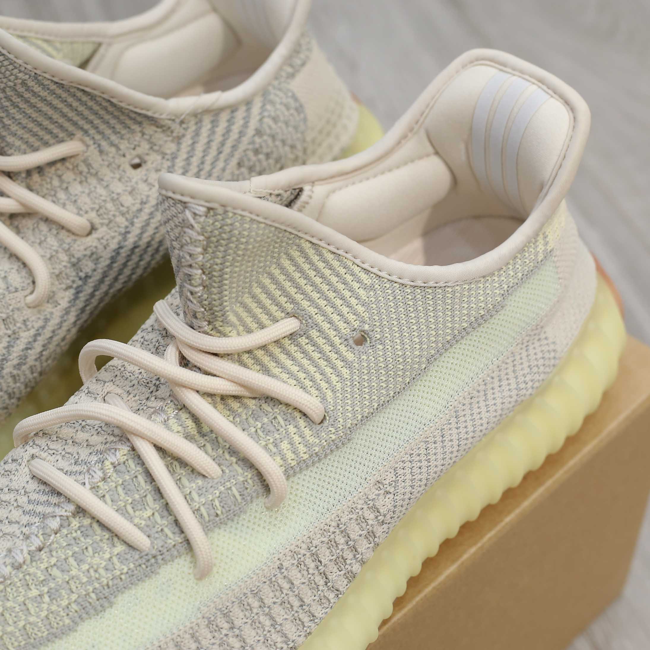 Giày Giày Adidas Yeezy 350 V2 Citrin Best Quality