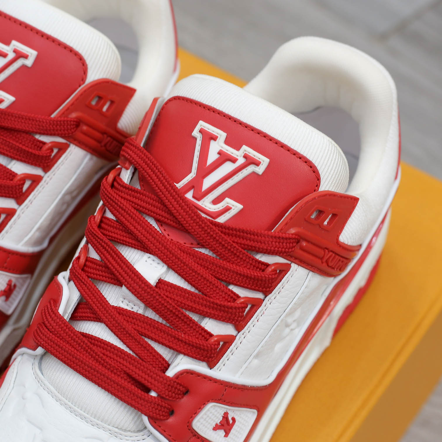 Giày Louis Vuitton Trainer Red White Best Quality