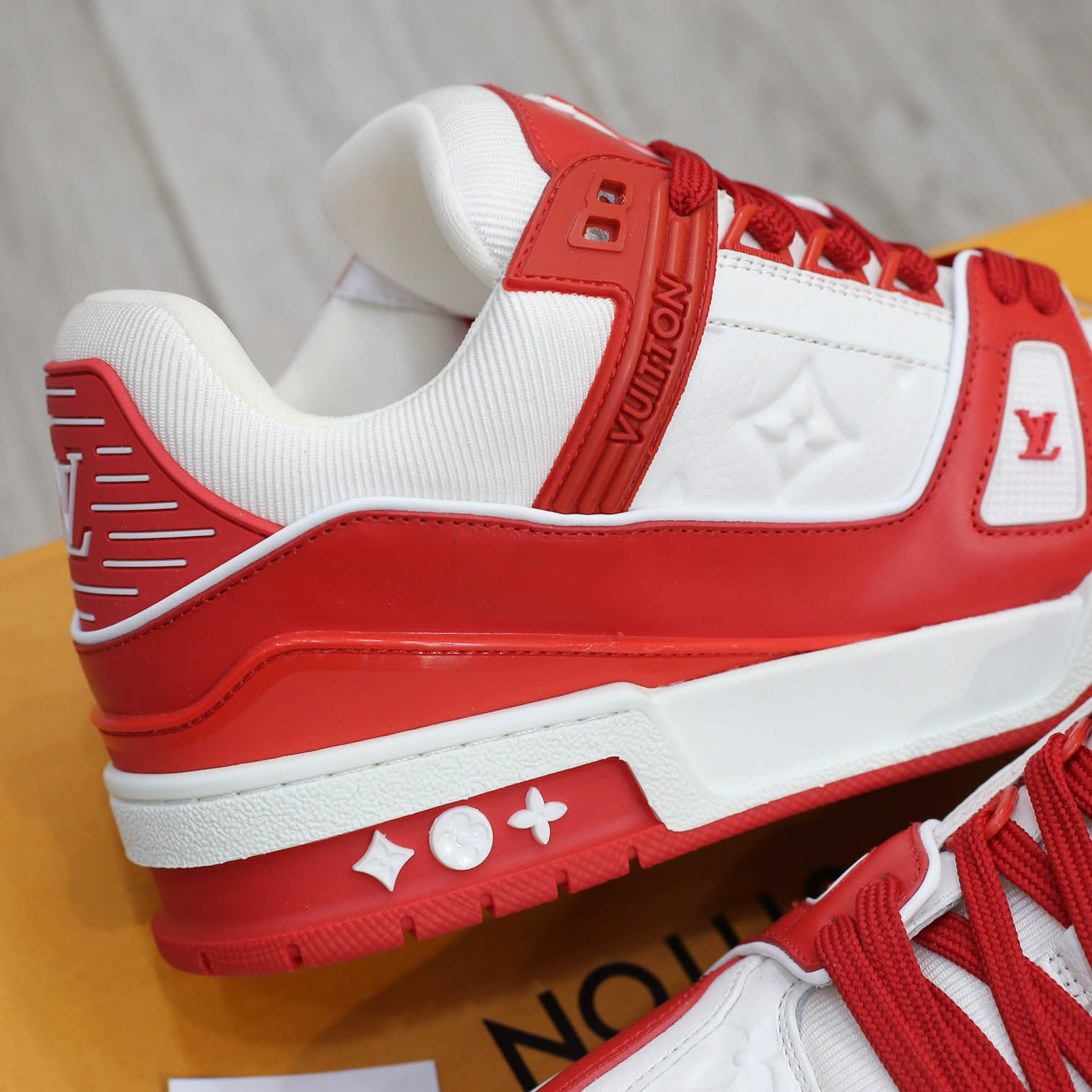 Giày Louis Vuitton Trainer Red White Best Quality