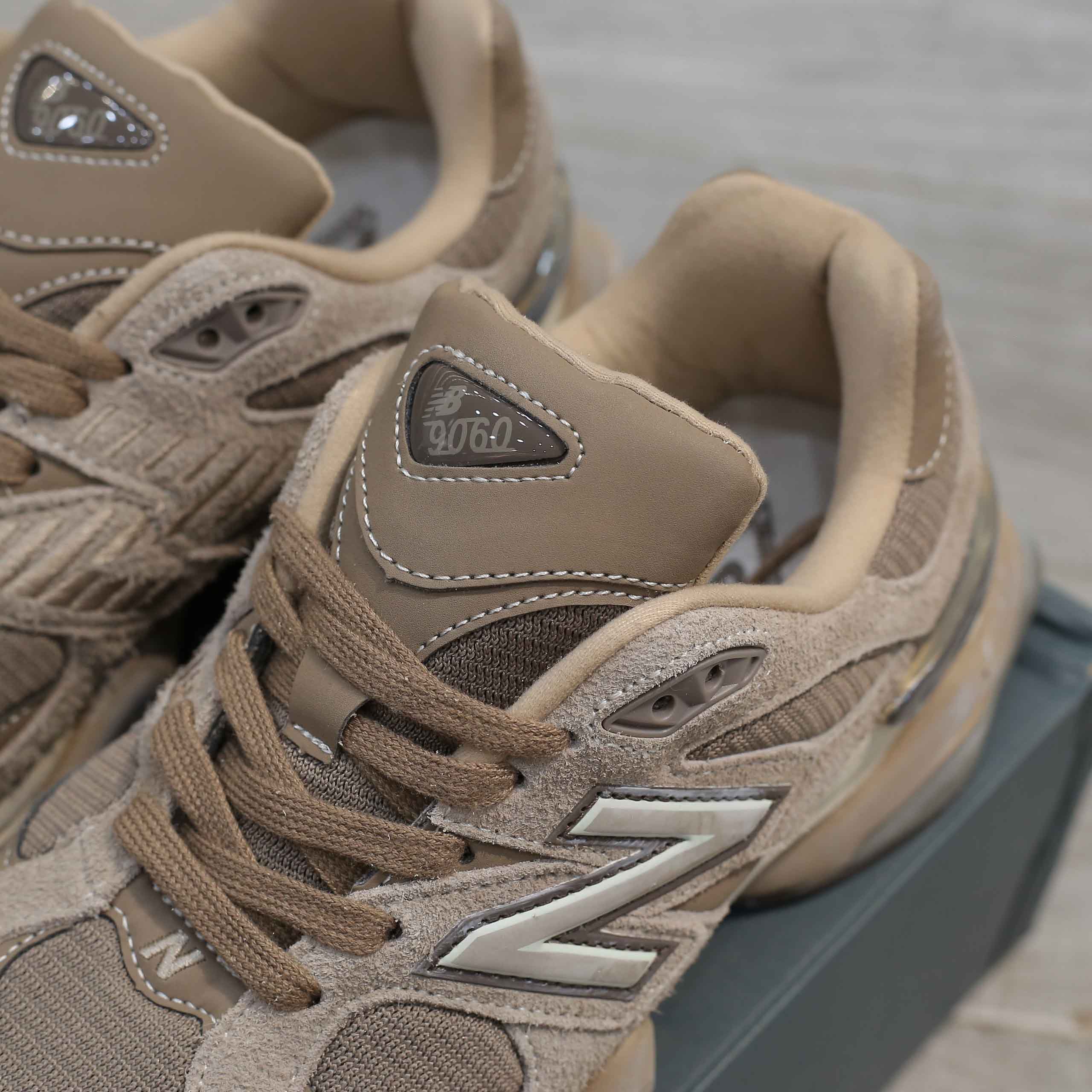 Giày New Balance 9060 Mushroom Timberwolf Like Auth