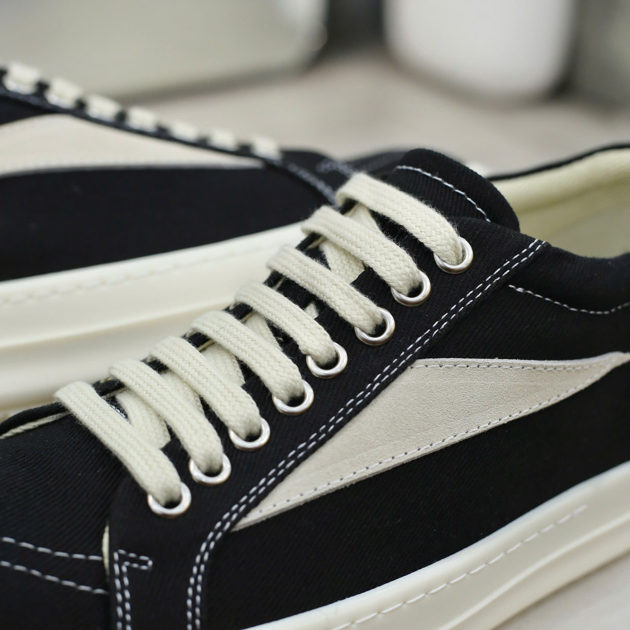 Giày Rick Owens Vintage ‘Black Milk White’ Canvas Like Auth