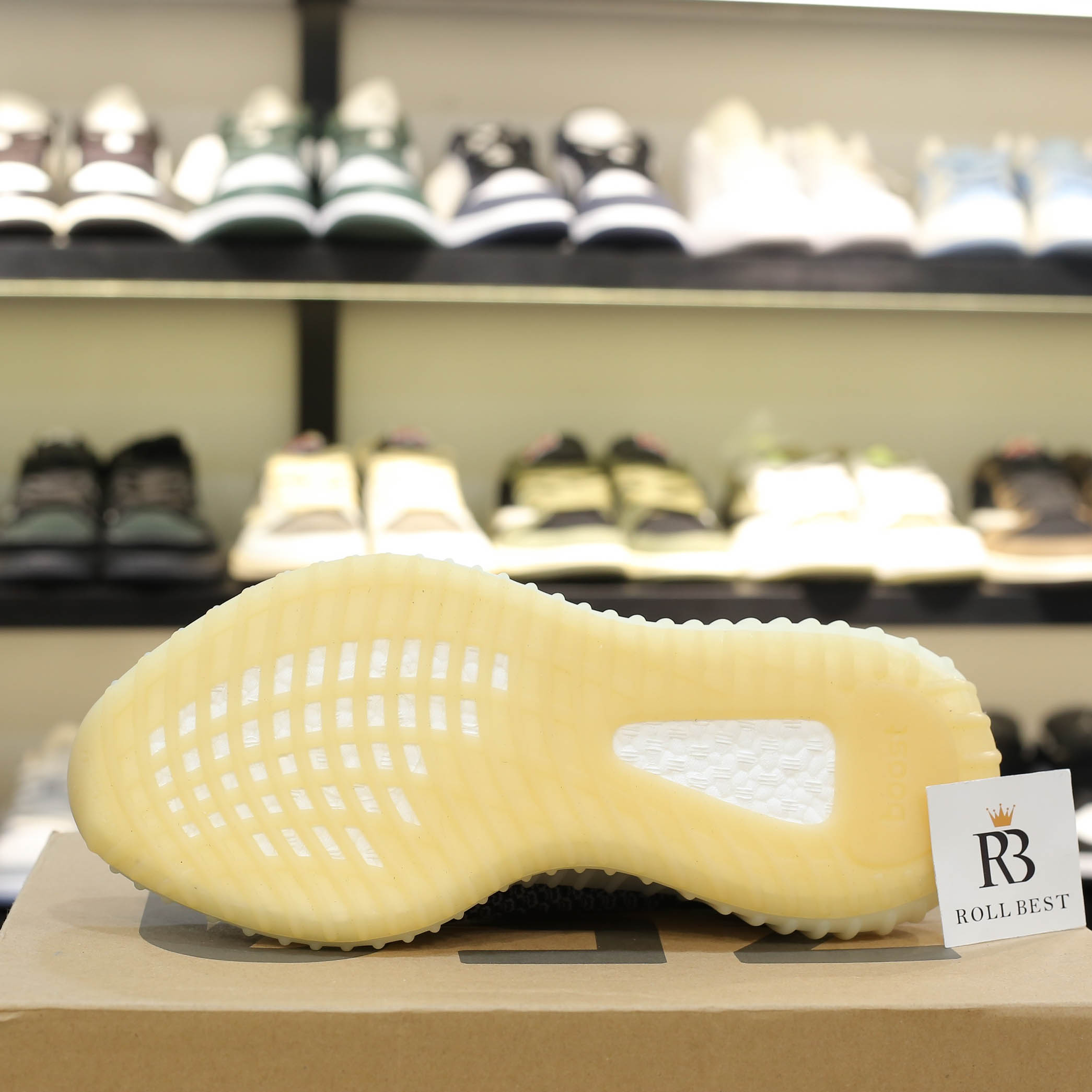 Giày Adidas YEEZY BOOST 350 V2 'CARBON'