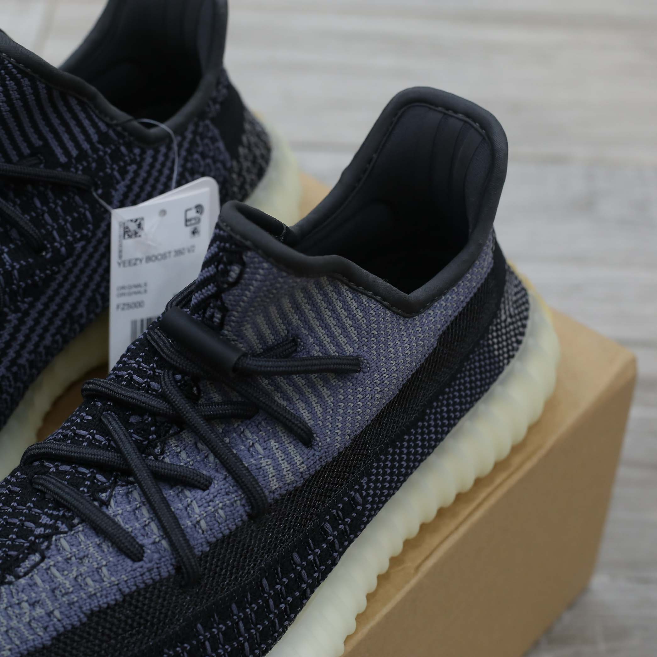 Giày Adidas YEEZY BOOST 350 V2 'CARBON'