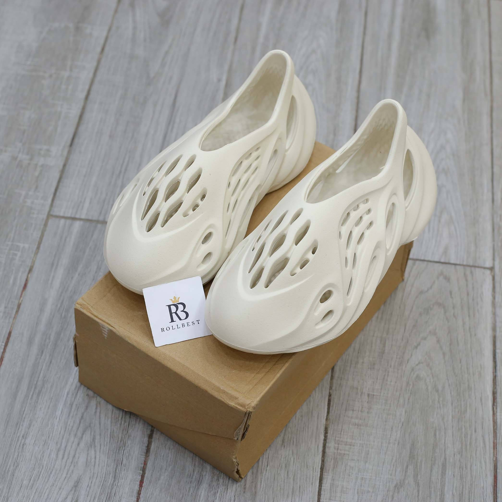 Giày Adidas Yeezy Foam Runner ‘Sand’ Best Quality