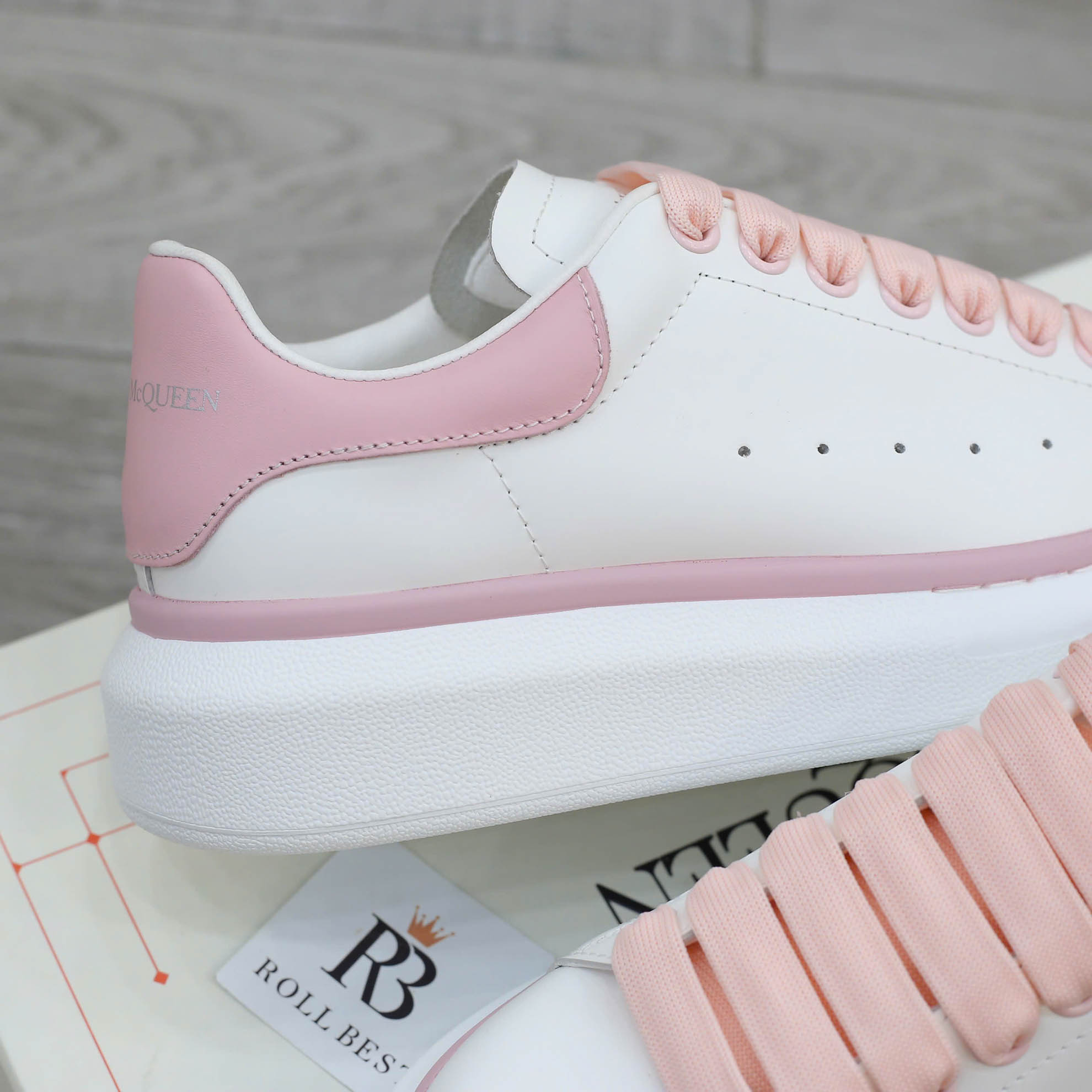 Giày Alexander McQueen Oversized White Ice Pink Best Quality