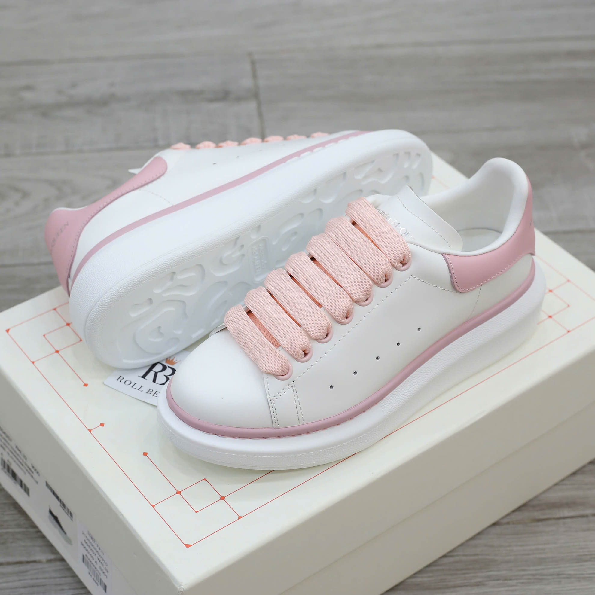 Giày Alexander McQueen Oversized White Ice Pink Best Quality