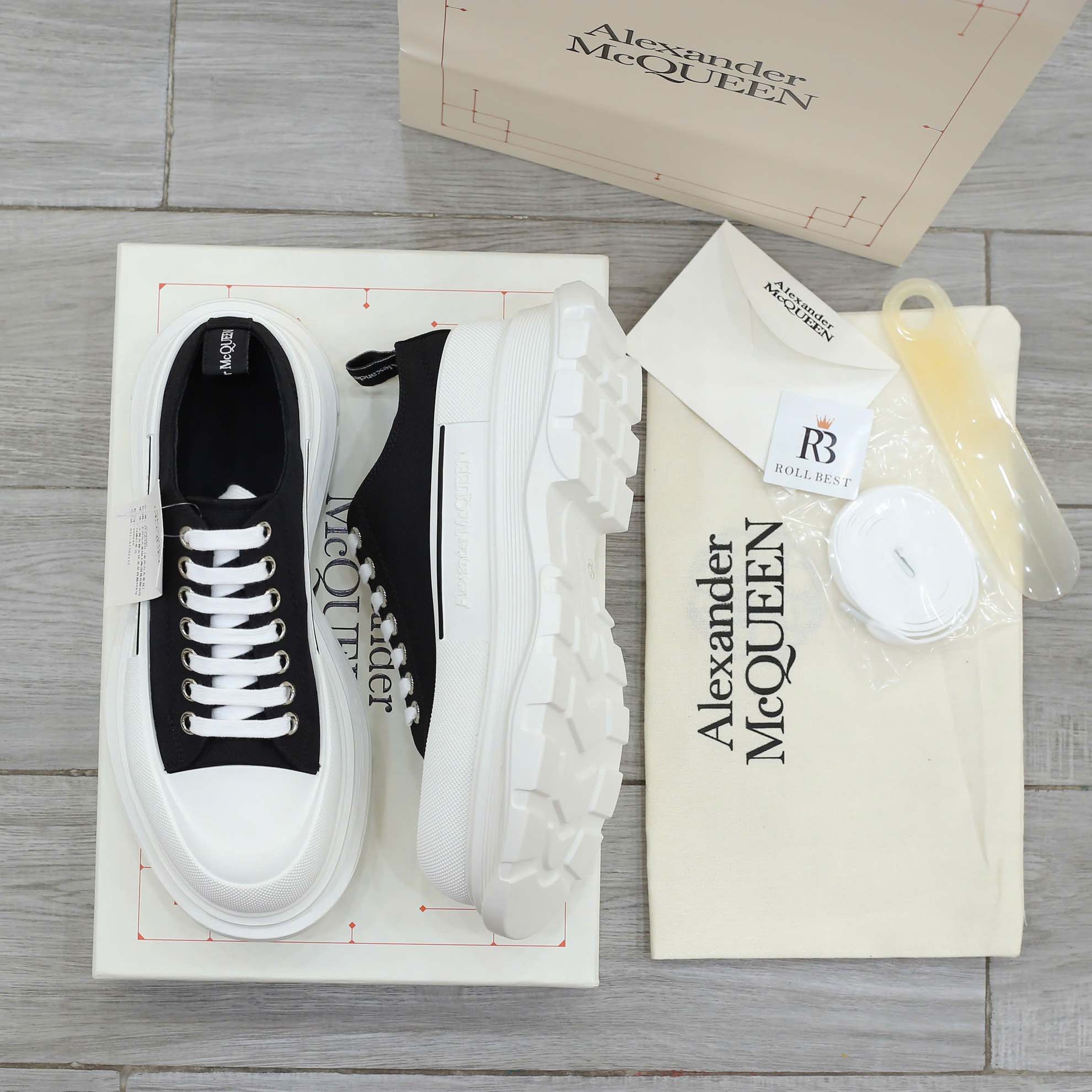 Giày Alexander McQueen Tread Slick Low Top Black/White Canvas Best Quality