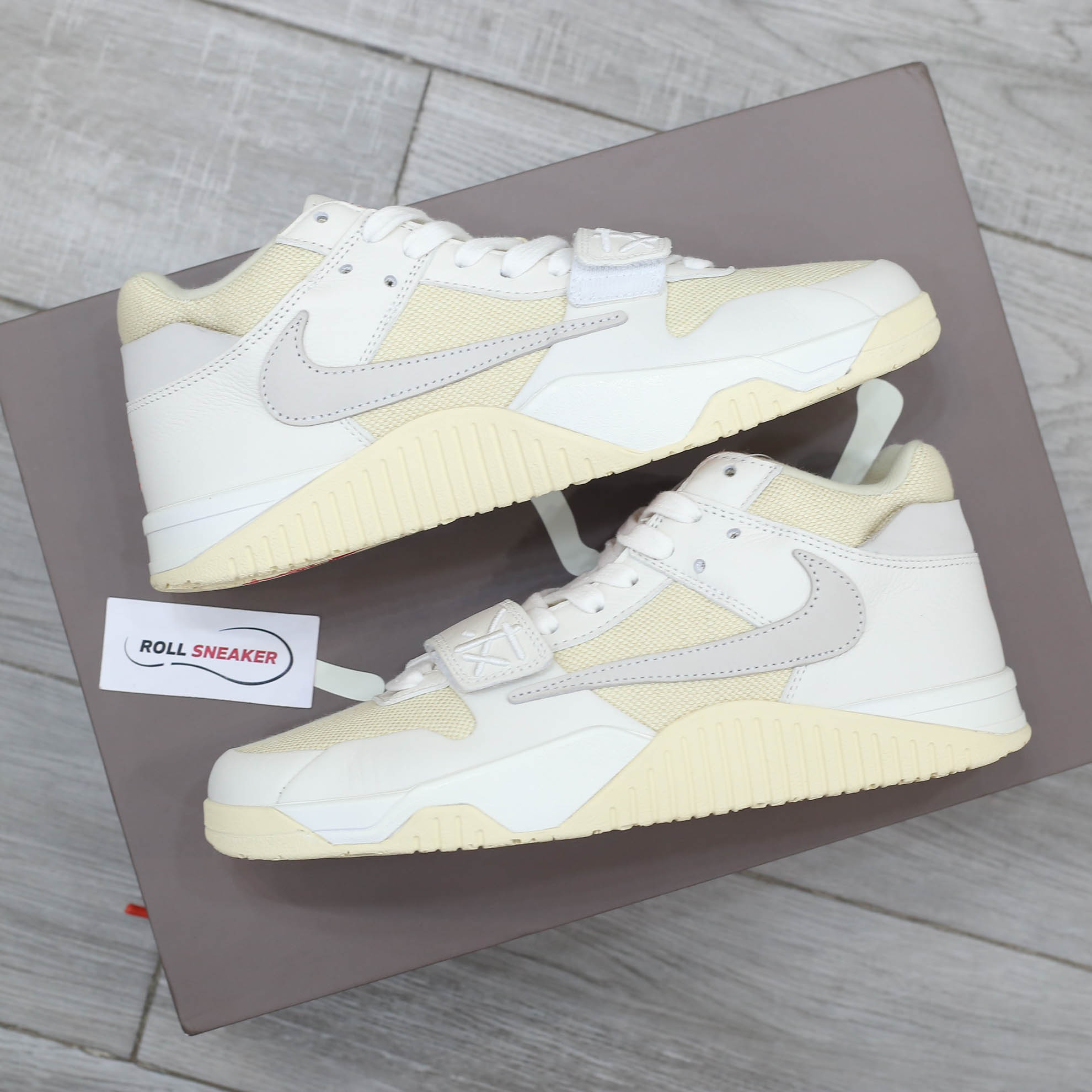 Giày Jordan Jumpman Jack TR Travis Scott Trắng Kem