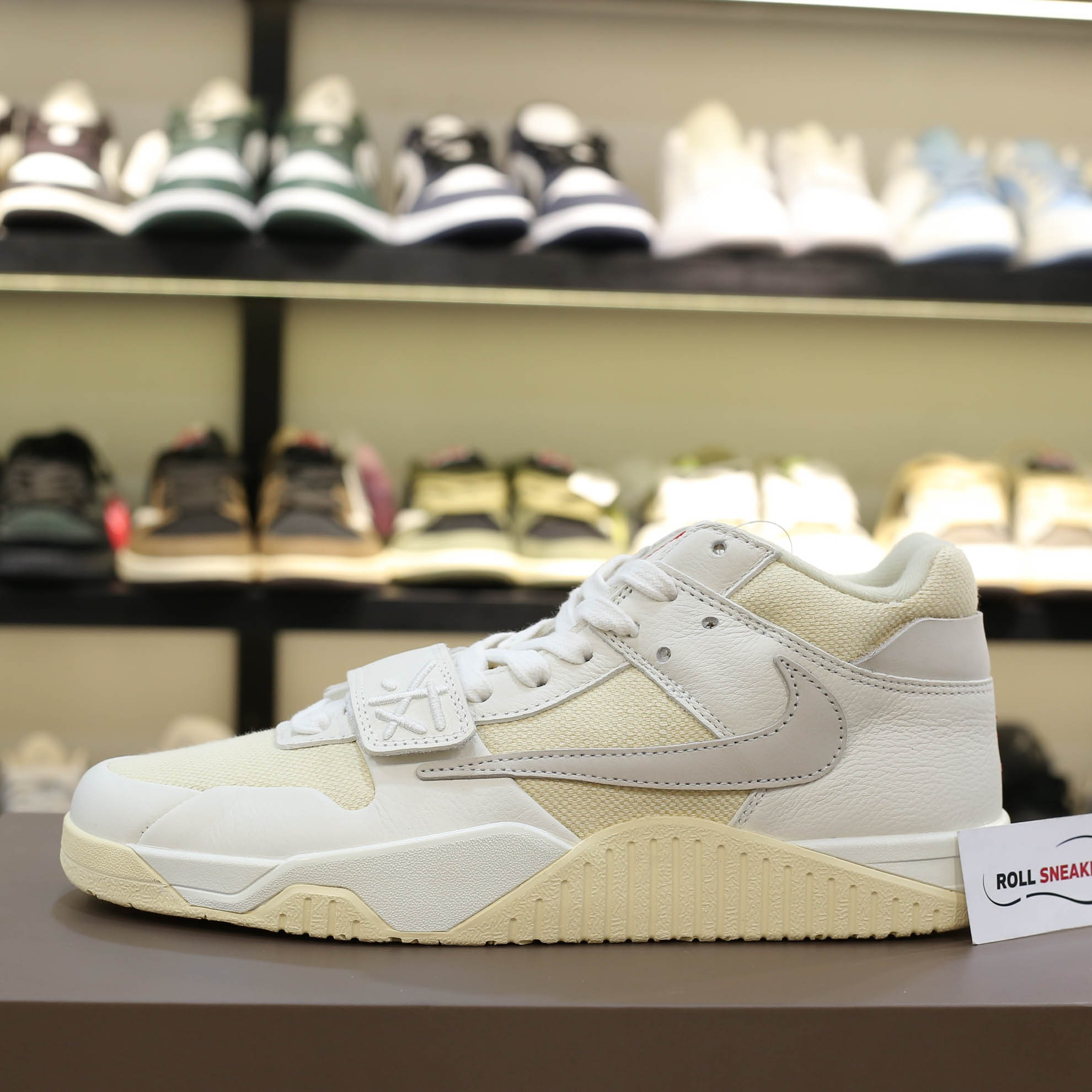 Giày Jordan Jumpman Jack TR Travis Scott Trắng Kem