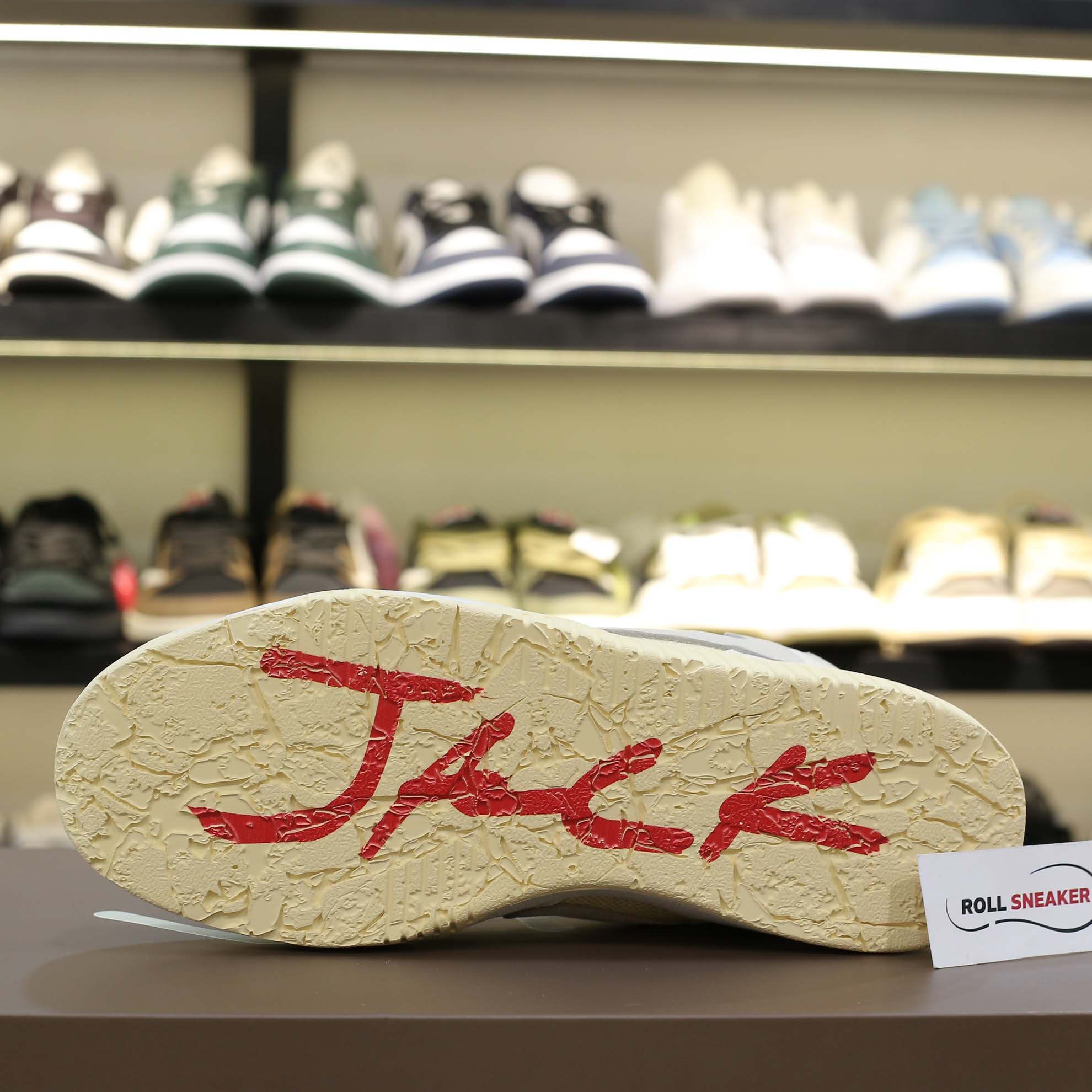 Giày Jordan Jumpman Jack TR Travis Scott Trắng Kem
