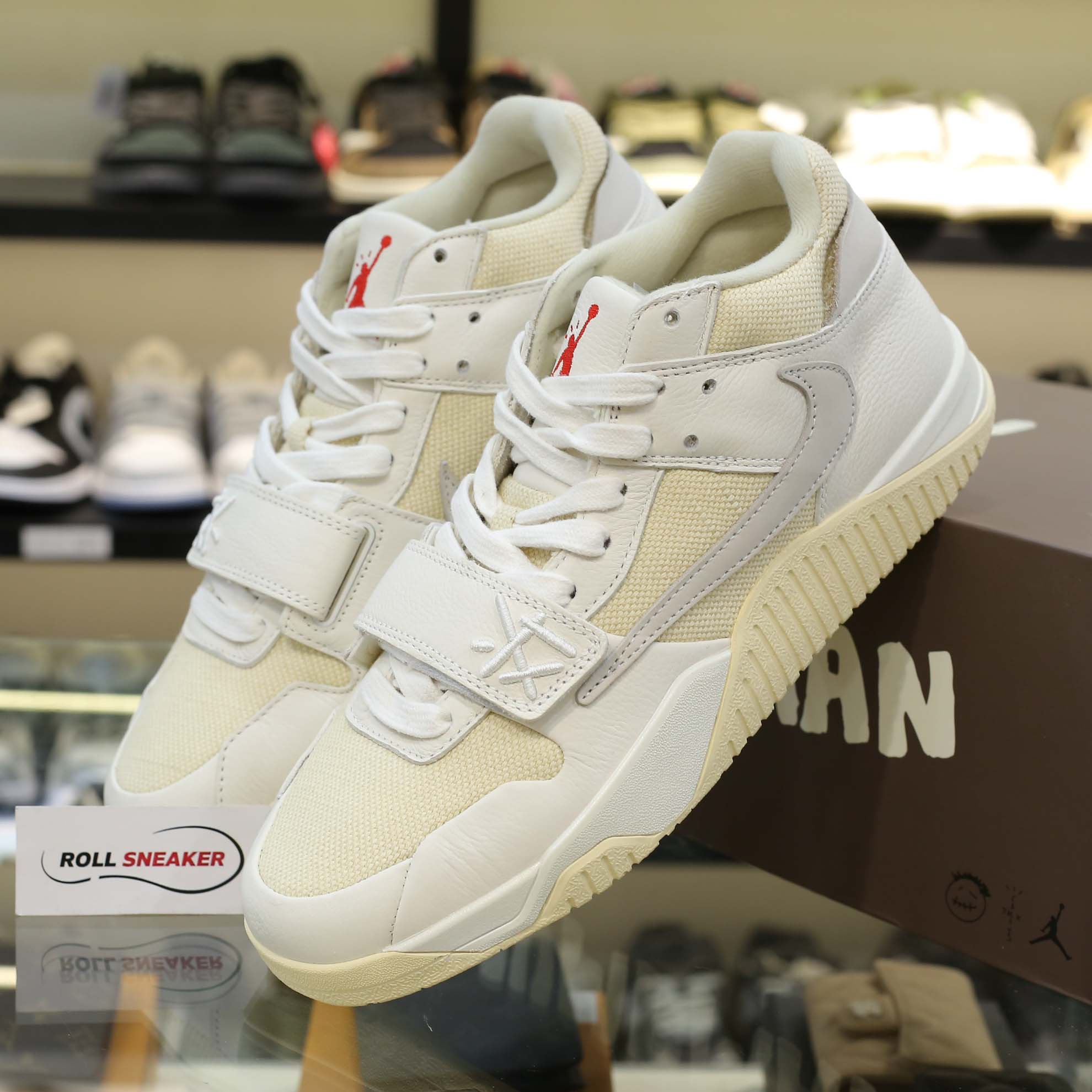 Giày Jordan Jumpman Jack TR Travis Scott Trắng Kem