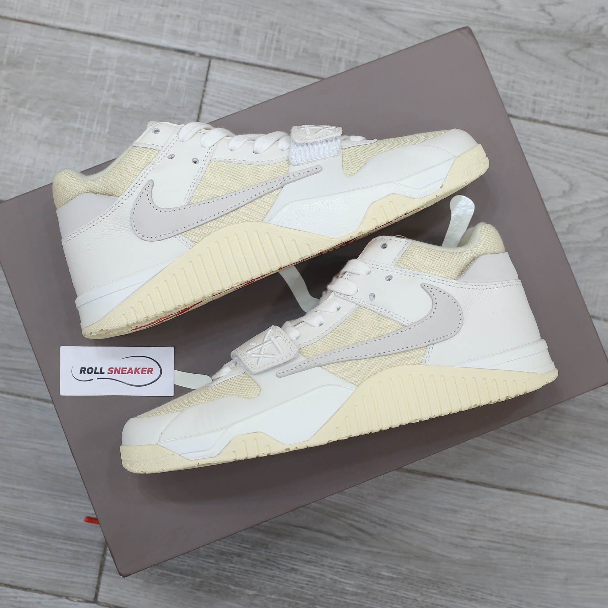 Giày Jordan Jumpman Jack TR Travis Scott Trắng Kem