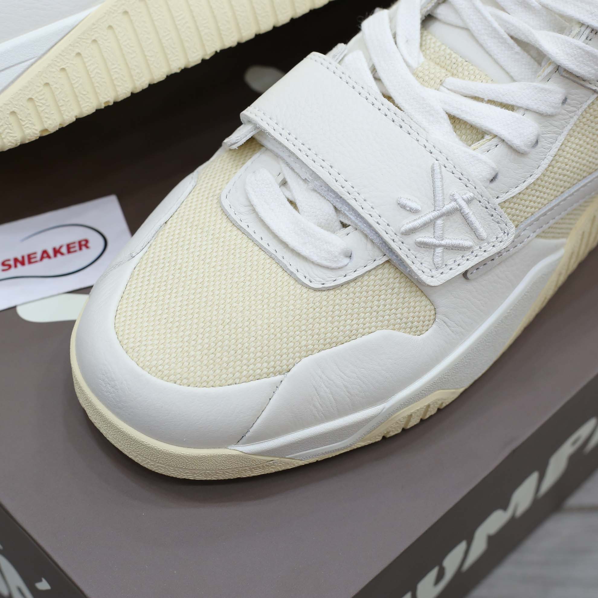 Giày Jordan Jumpman Jack TR Travis Scott Trắng Kem