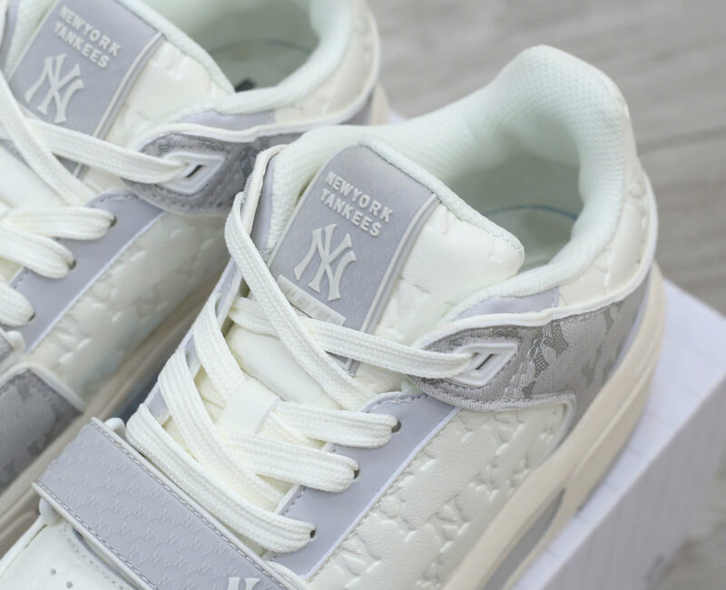 Giày MLB Chunky Liner Mid Classic Monogram NY Grey dập chìm Like Auth