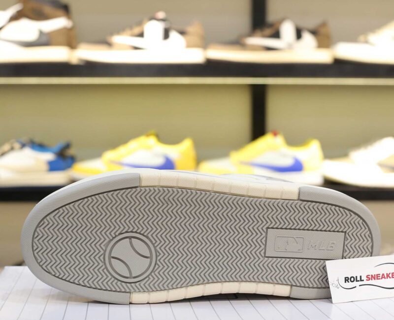 Giày MLB Chunky Liner Mid Classic Monogram NY Grey dập chìm Like Auth