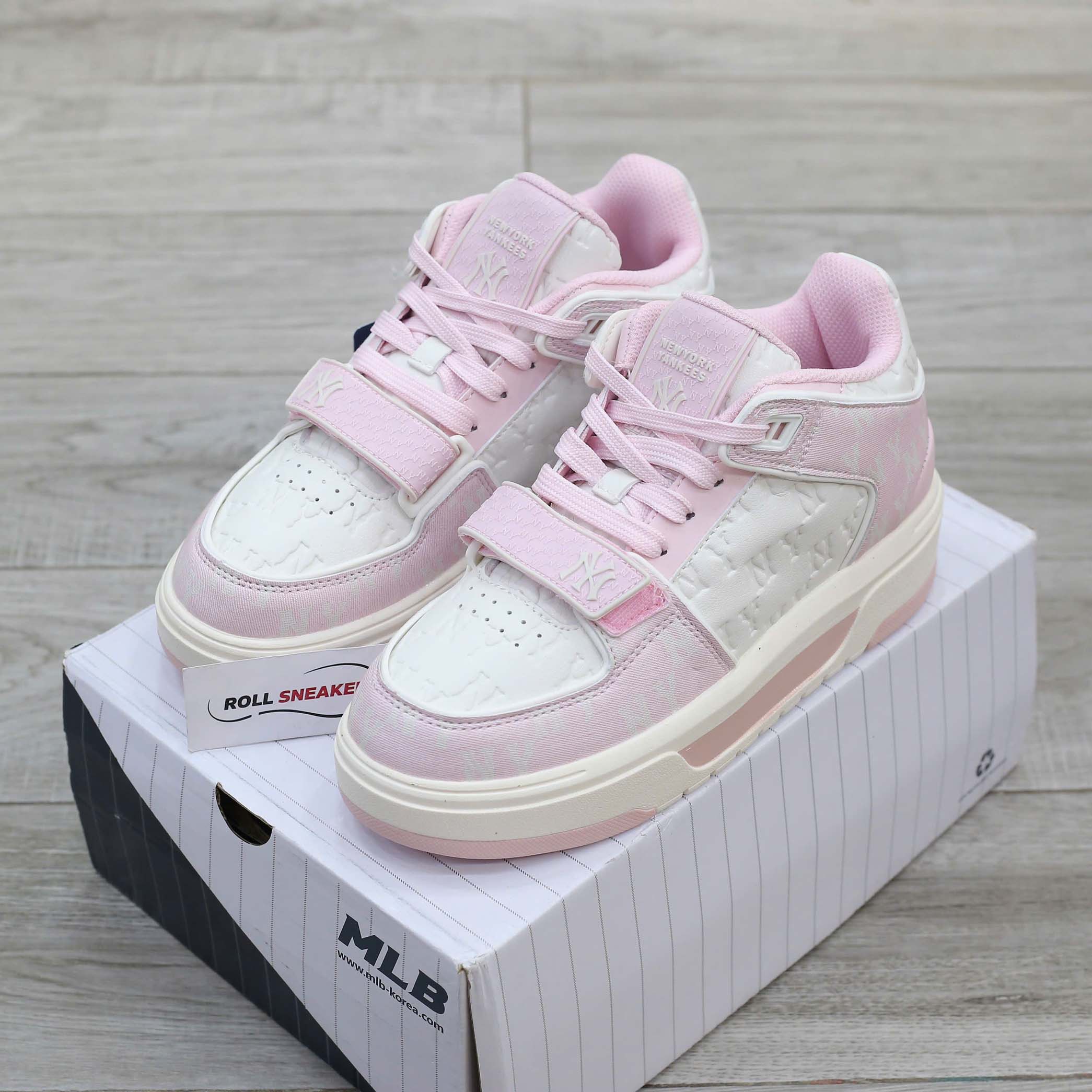 Giày MLB Chunky Liner Mid Classic Monogram NY Pink dập chìm Like Auth