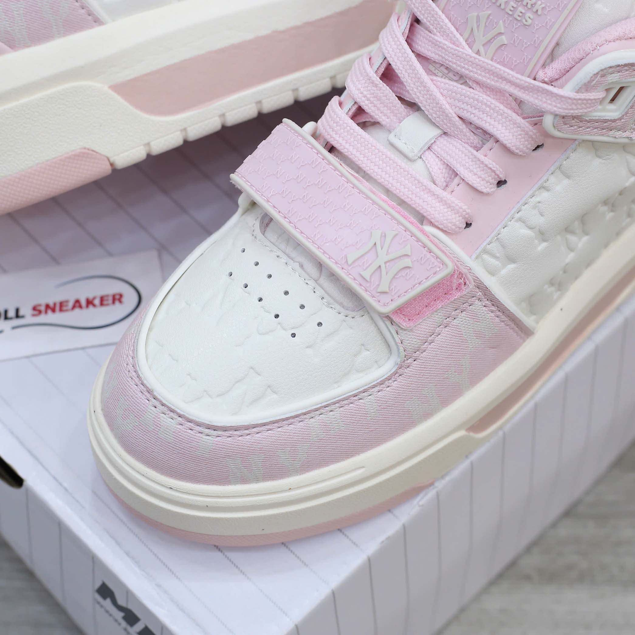 Giày MLB Chunky Liner Mid Classic Monogram NY Pink dập chìm Like Auth