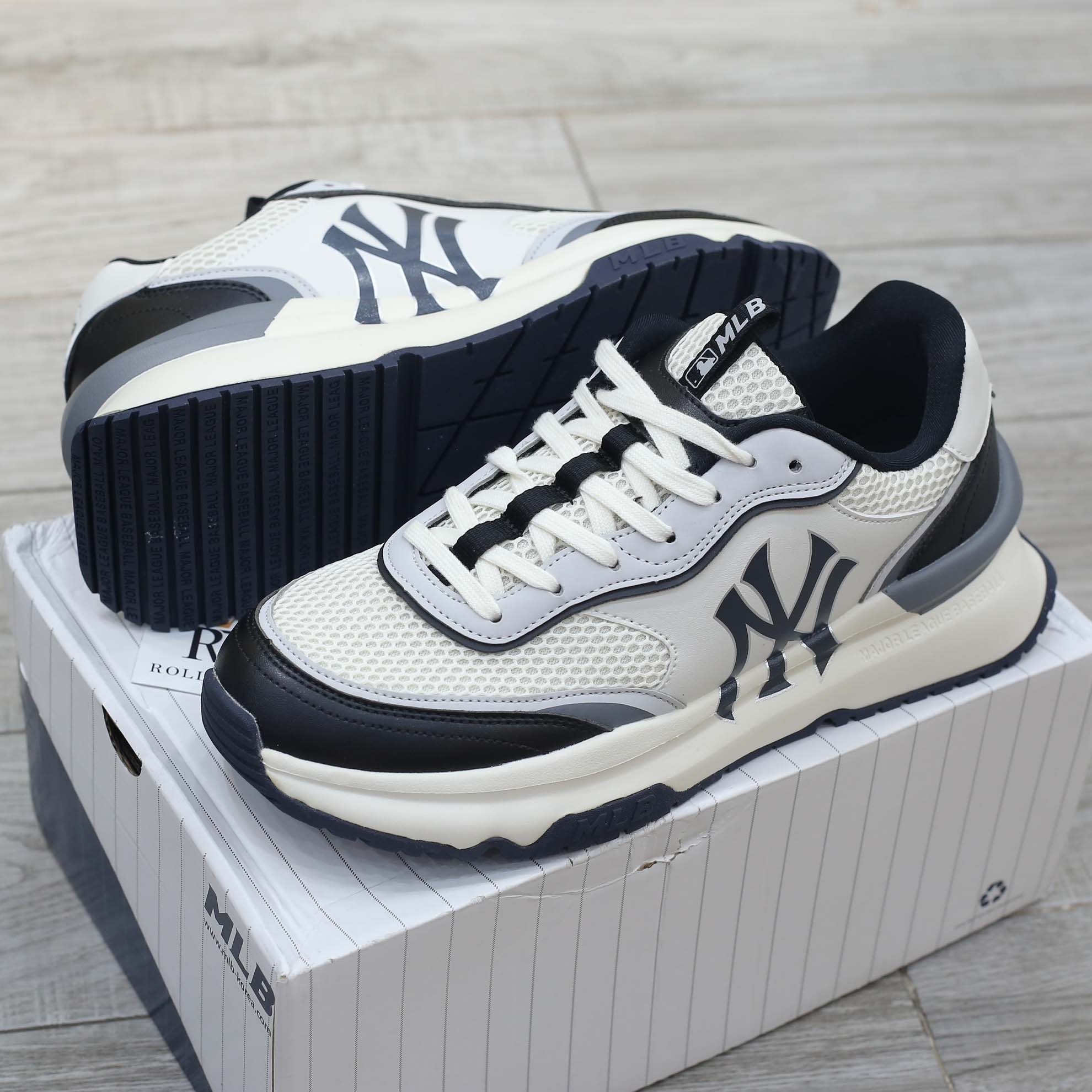 Giày MLB Chunky Runner NY ‘Black White’ Beat Quality
