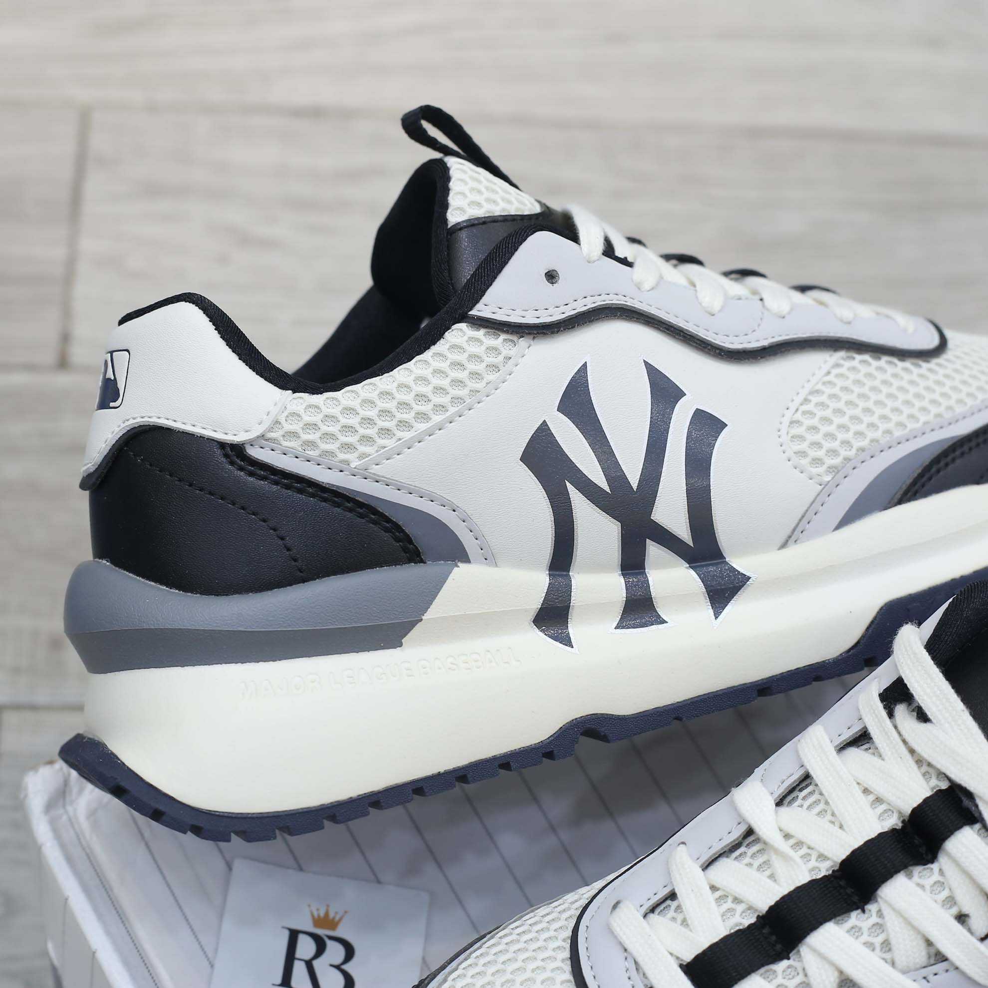 Giày MLB Chunky Runner NY ‘Black White’ Beat Quality