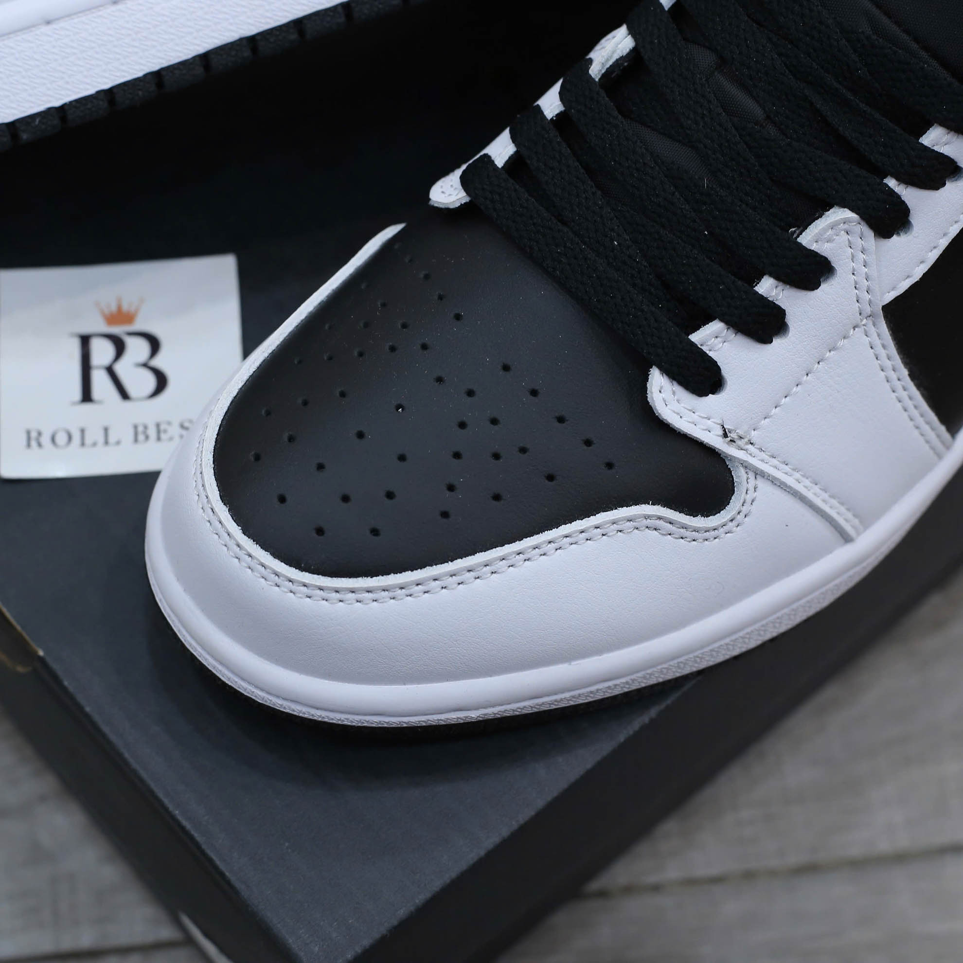 Giày Nike Air Jordan 1 Low White Black Metallic Gold Swoosh Best Quality