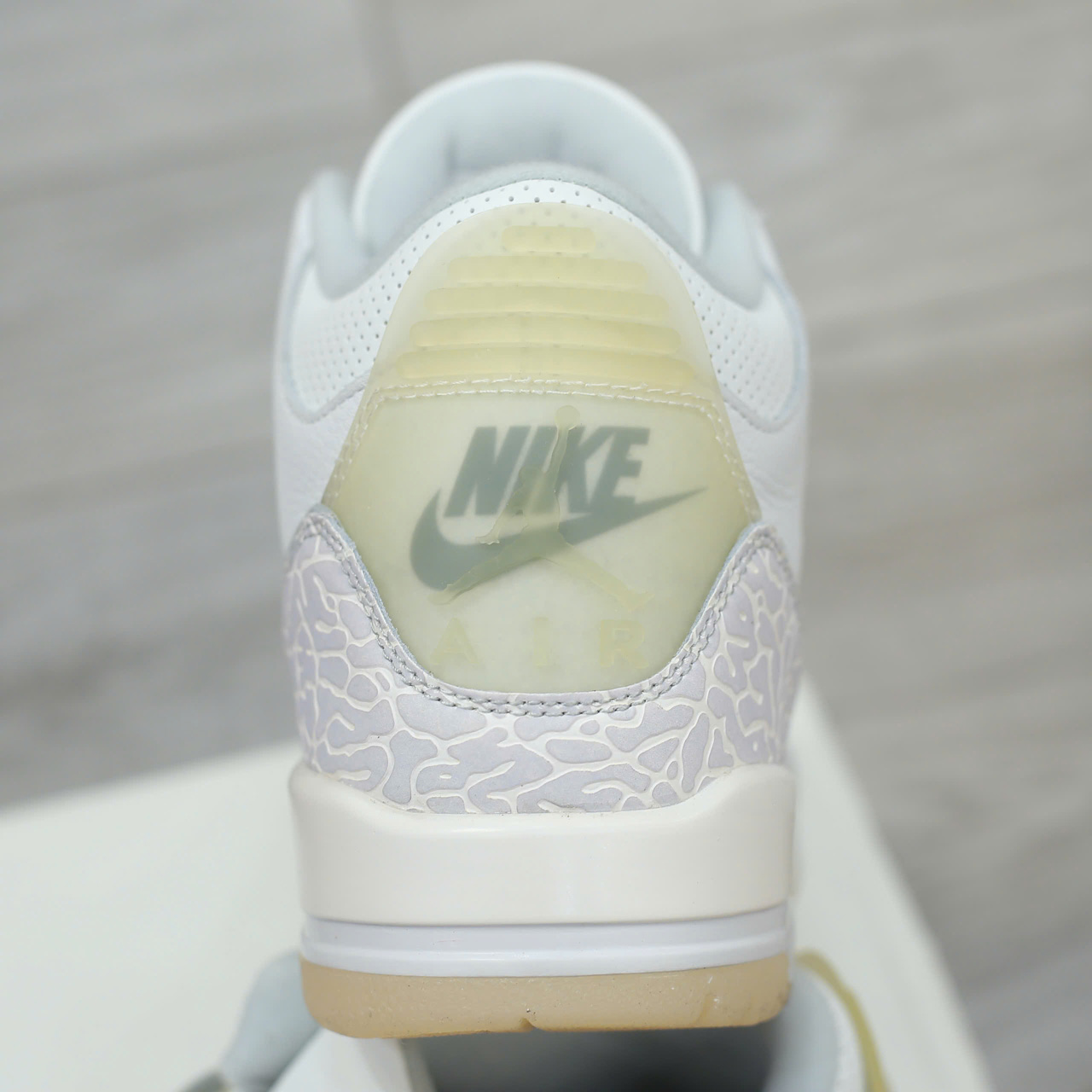 Giày Nike Air Jordan 3 Retro SE Craft Ivory Grey Mist Like Auth