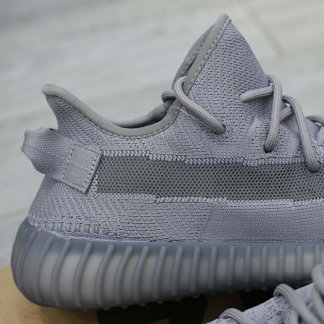 Giày Adidas Yeezy Boost 350 V2 Steel Grey Best Quality