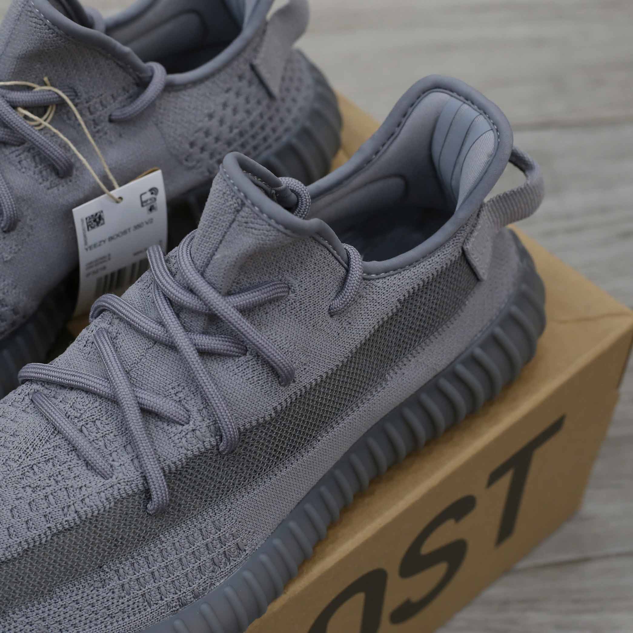 Giày Adidas Yeezy Boost 350 V2 Steel Grey Like Auth