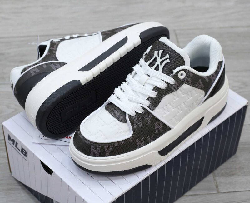 Giày MLB Korea Chunky Liner Classic Mono New York Yankees Black Like Auth