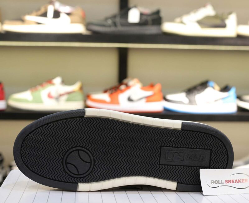 Giày MLB Korea Chunky Liner Classic Mono New York Yankees Black Like Auth